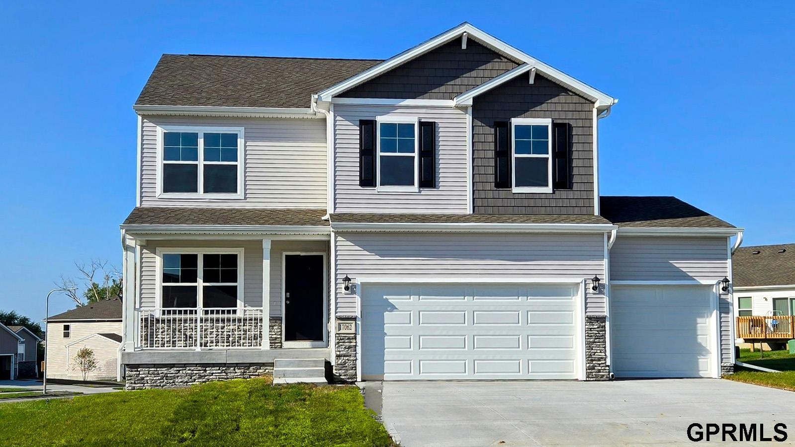 2104 John Street, Papillion, NE, 68133