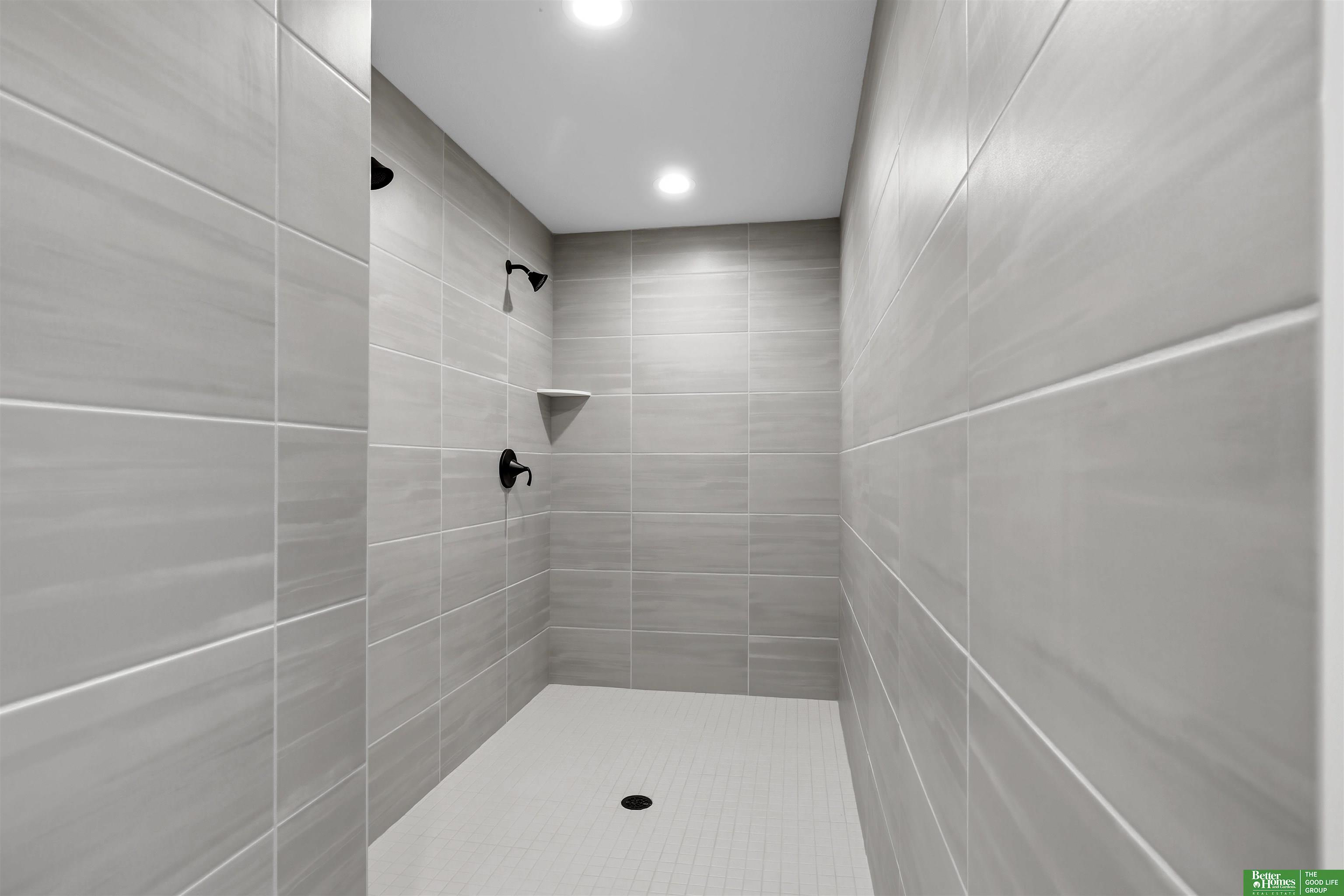 5713 N 198th Street, Elkhorn, NE, 68022