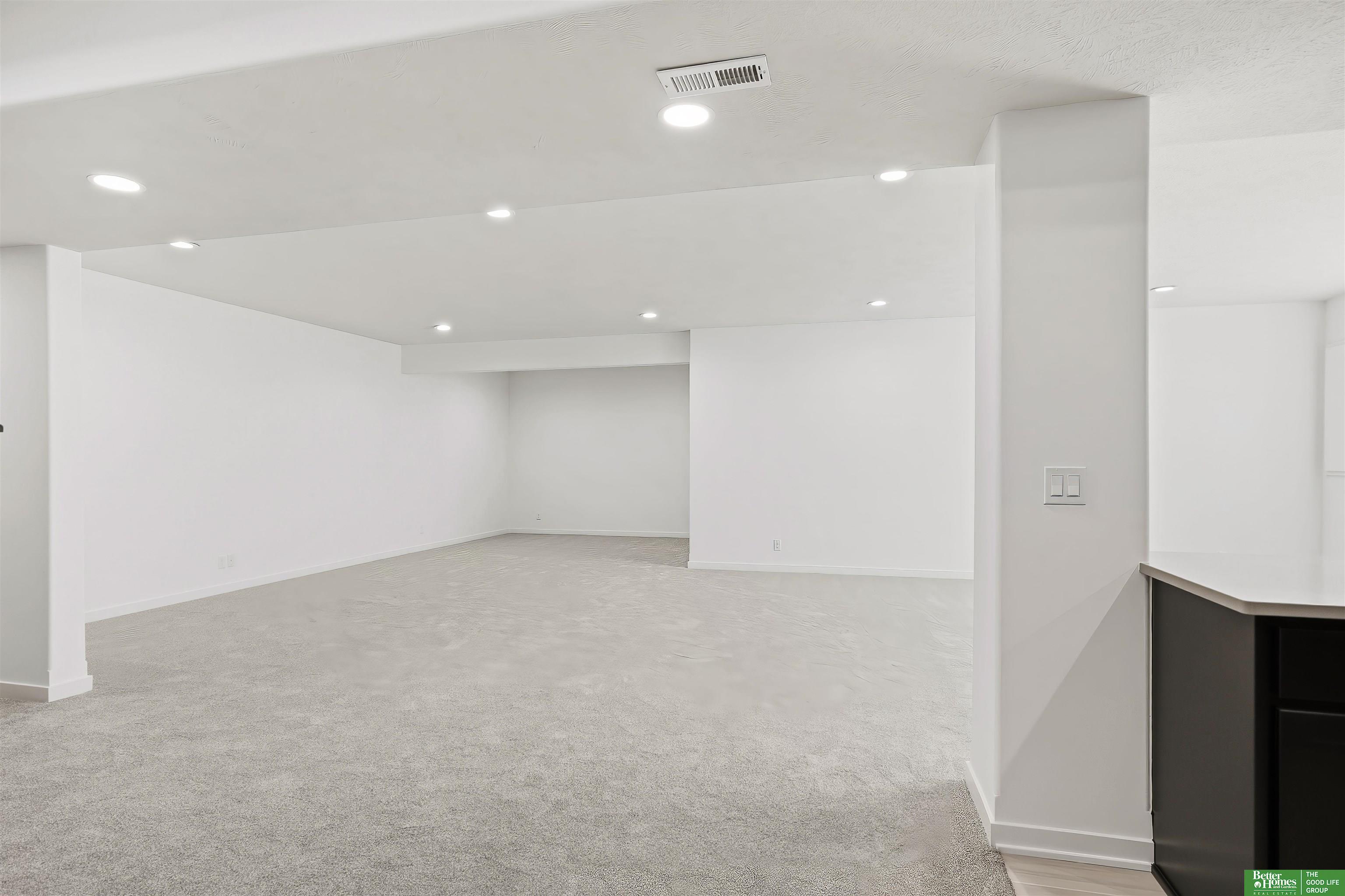 5713 N 198th Street, Elkhorn, NE, 68022