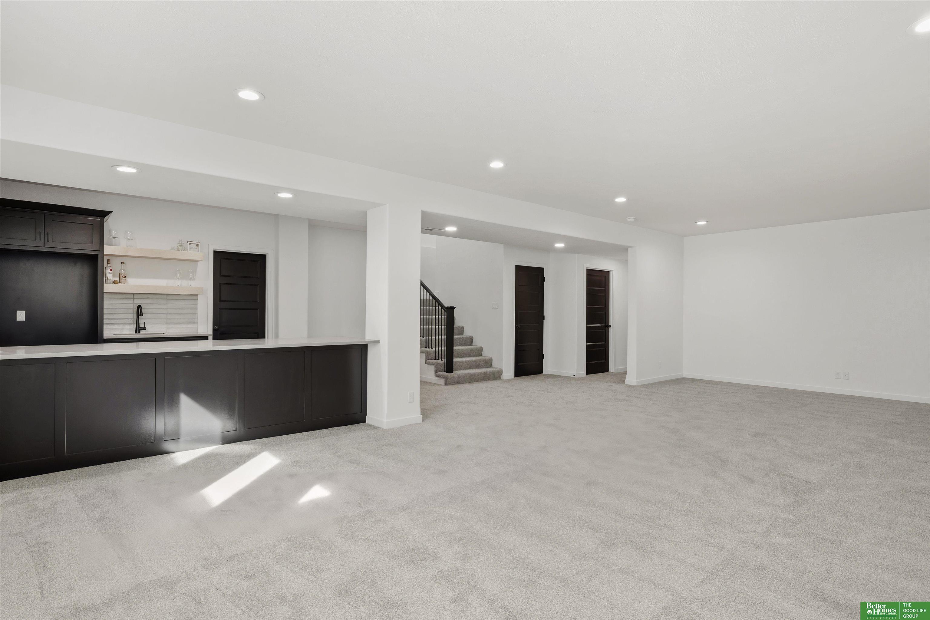 5713 N 198th Street, Elkhorn, NE, 68022