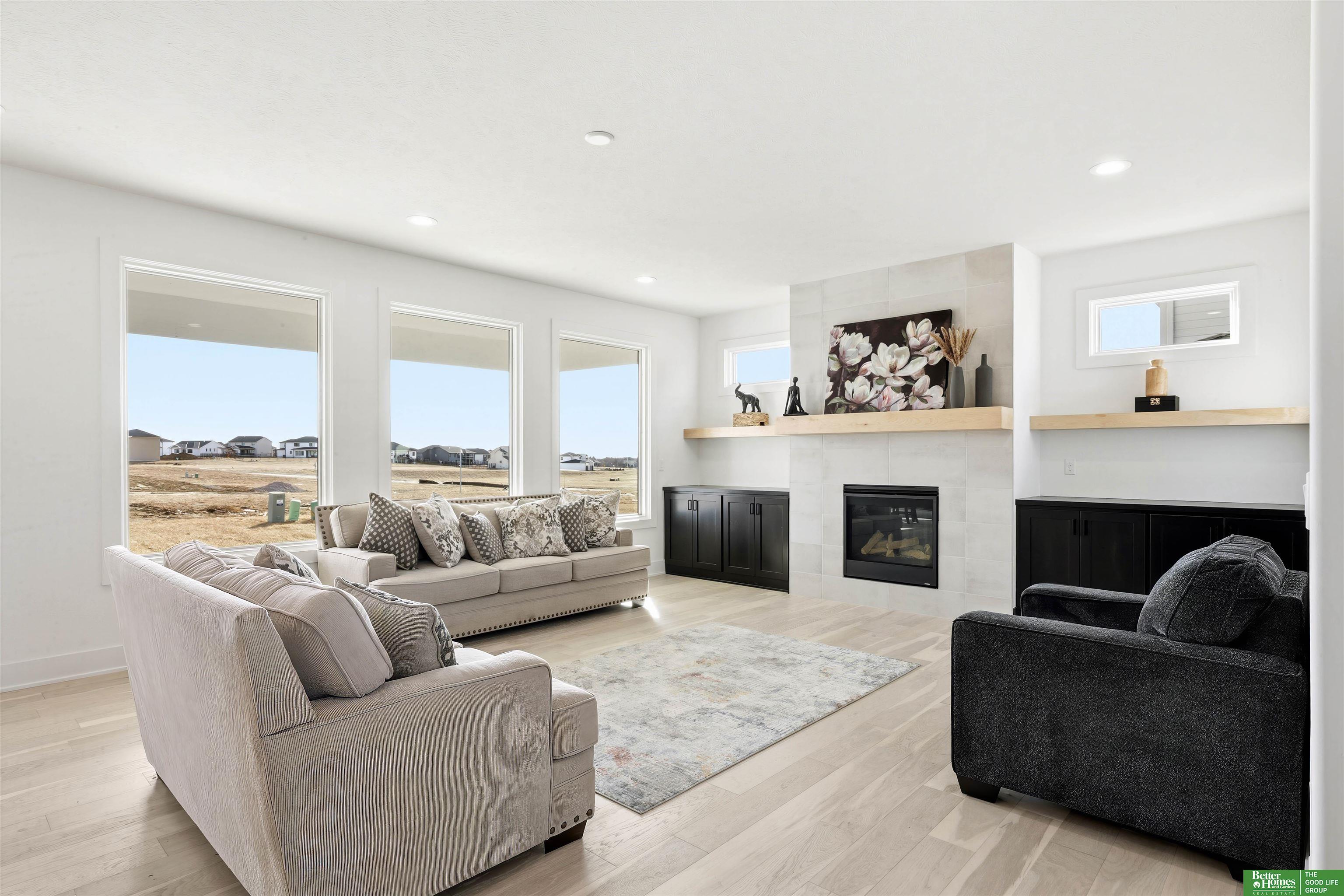 5713 N 198th Street, Elkhorn, NE, 68022