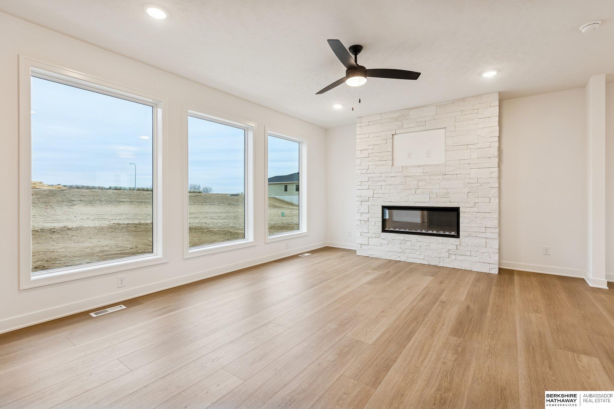 21420 Z Street, Elkhorn, NE, 68022