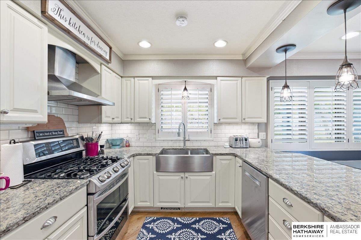 444 Skyline Drive, Elkhorn, NE, 68022