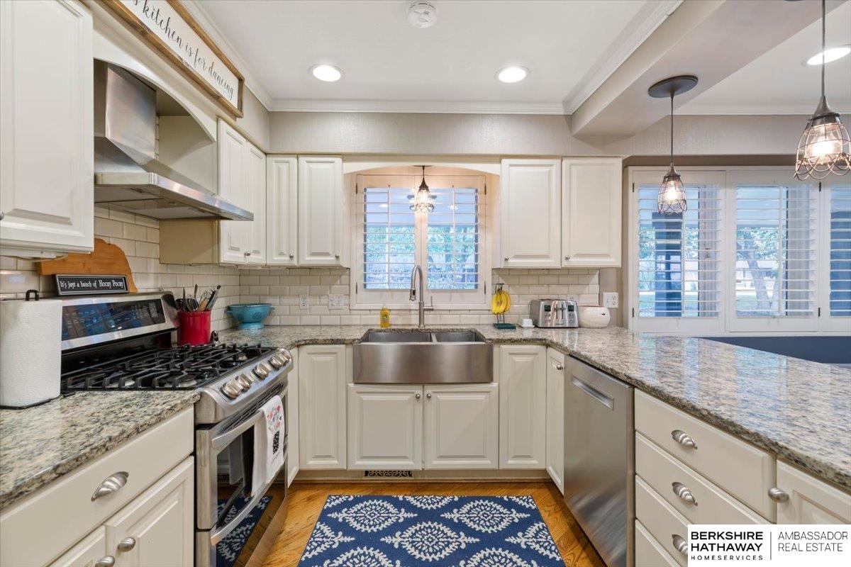 444 Skyline Drive, Elkhorn, NE, 68022