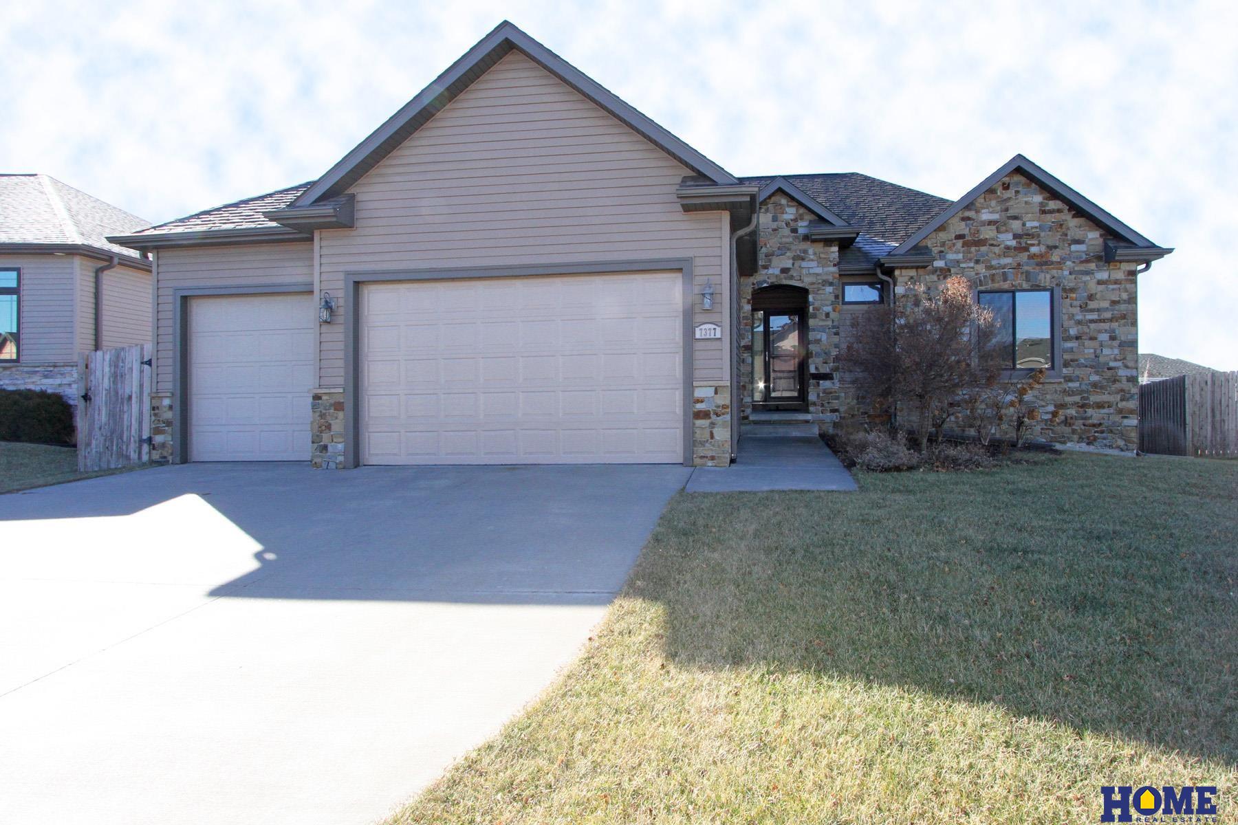 8230 57th Street, Lincoln, NE, 68516