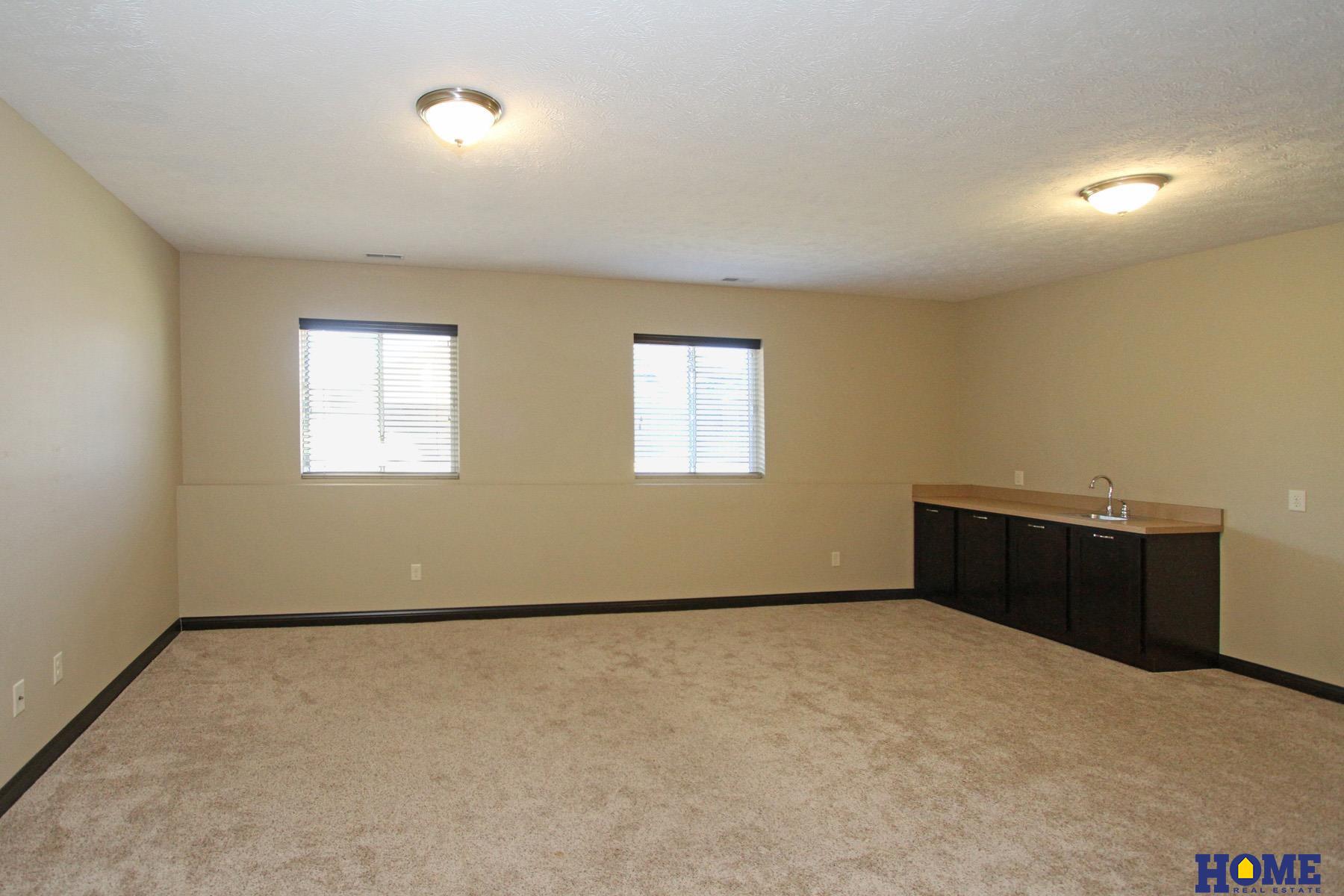 7377 Yankee Woods Drive, Lincoln, NE, 68516