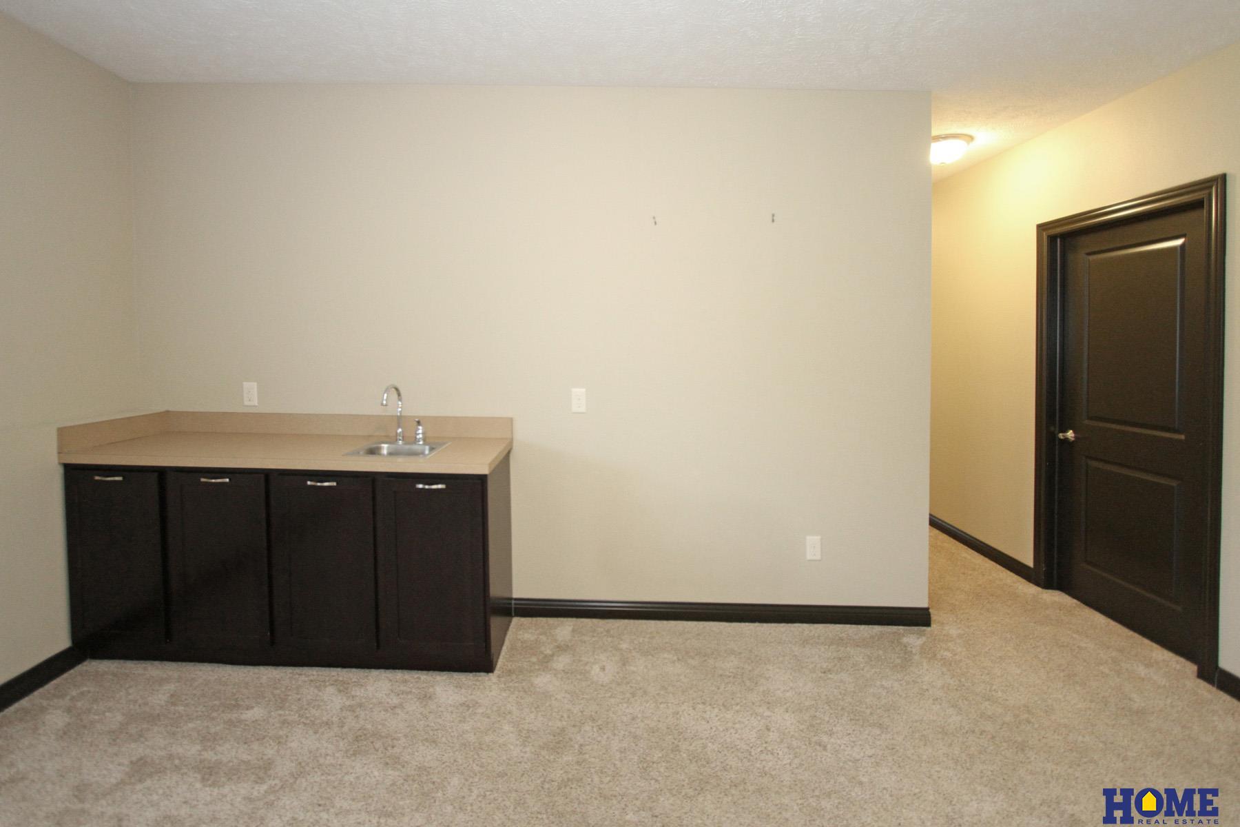 7377 Yankee Woods Drive, Lincoln, NE, 68516