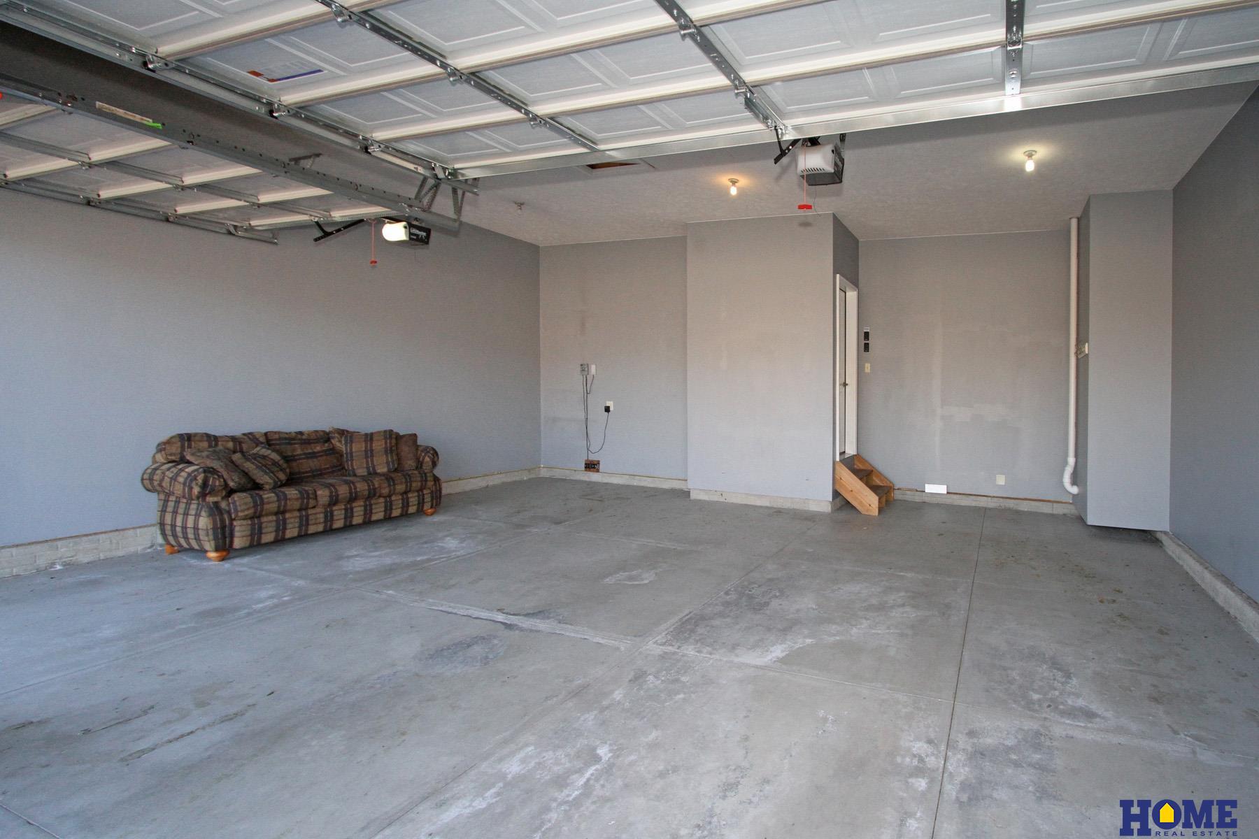 7377 Yankee Woods Drive, Lincoln, NE, 68516