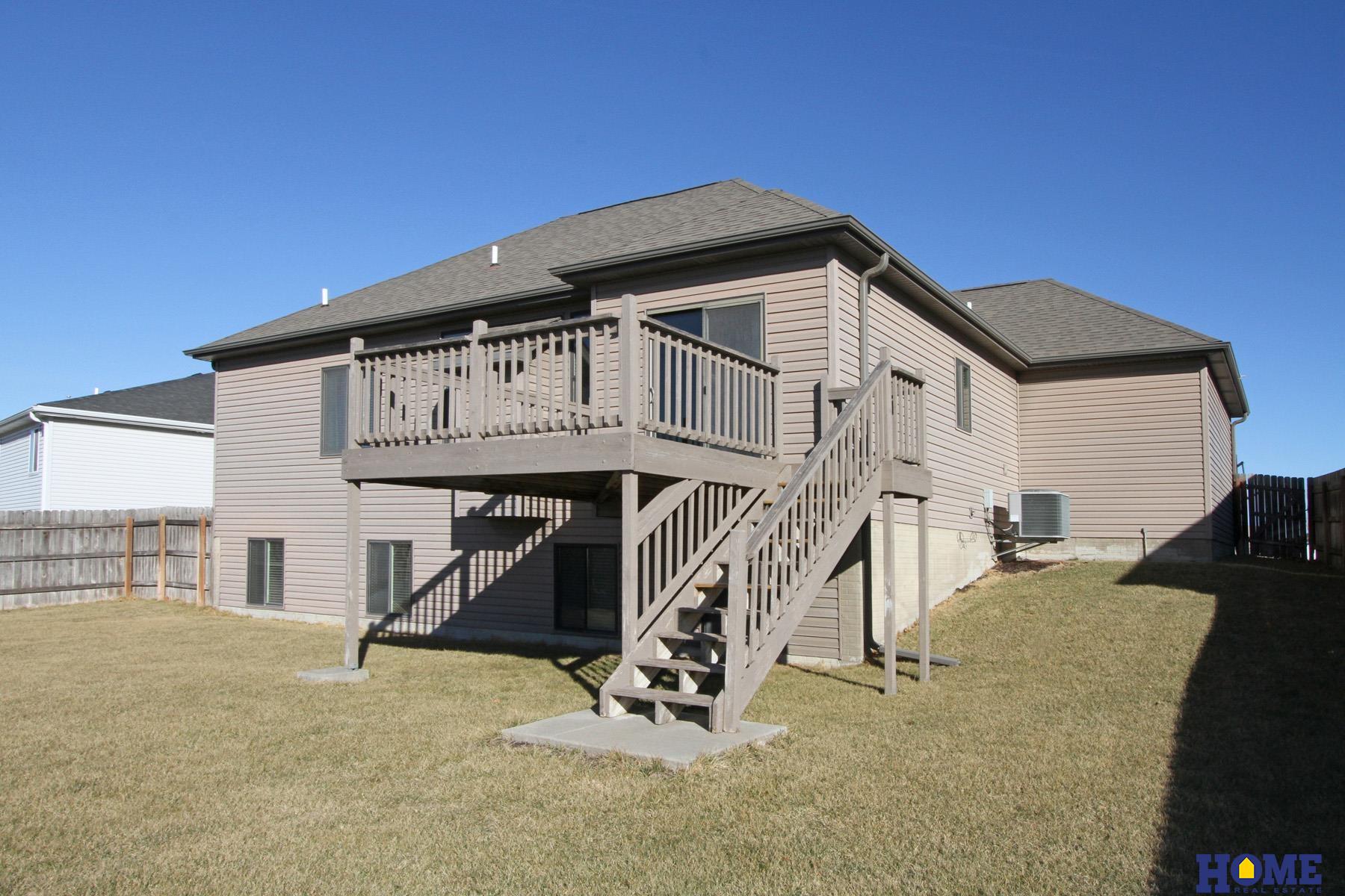 7377 Yankee Woods Drive, Lincoln, NE, 68516