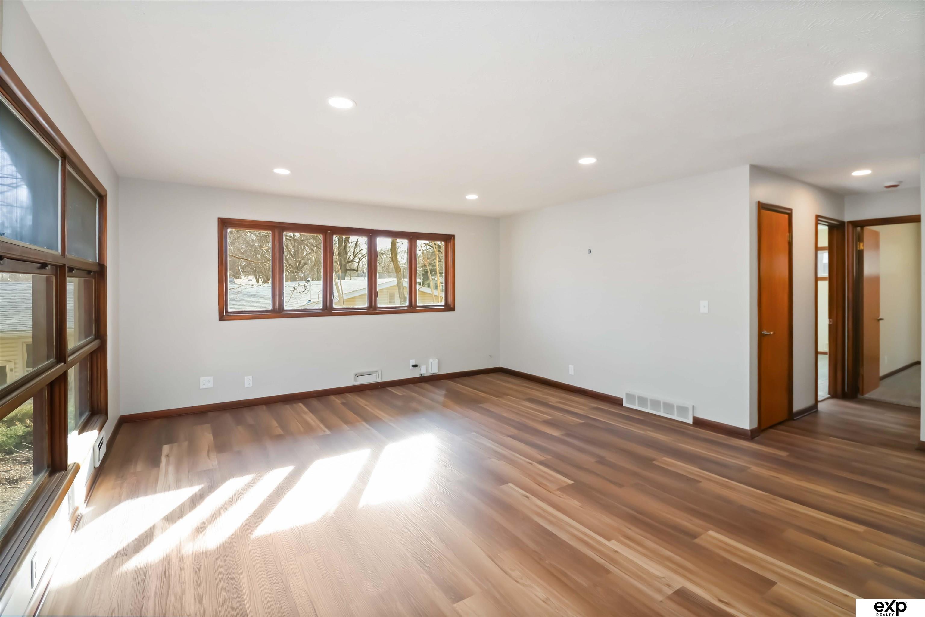 728 Eastridge Drive, Lincoln, NE, 68510