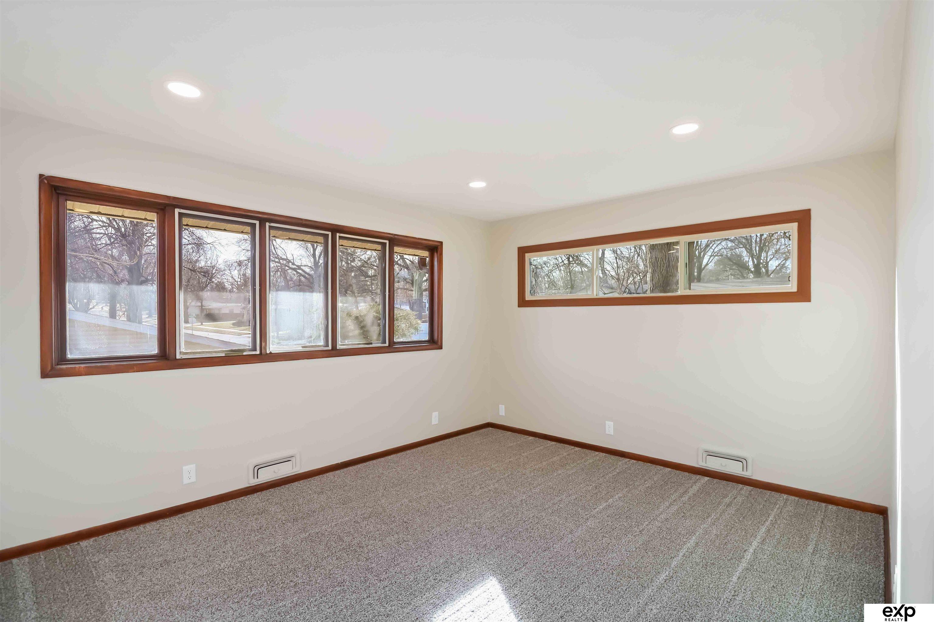 728 Eastridge Drive, Lincoln, NE, 68510