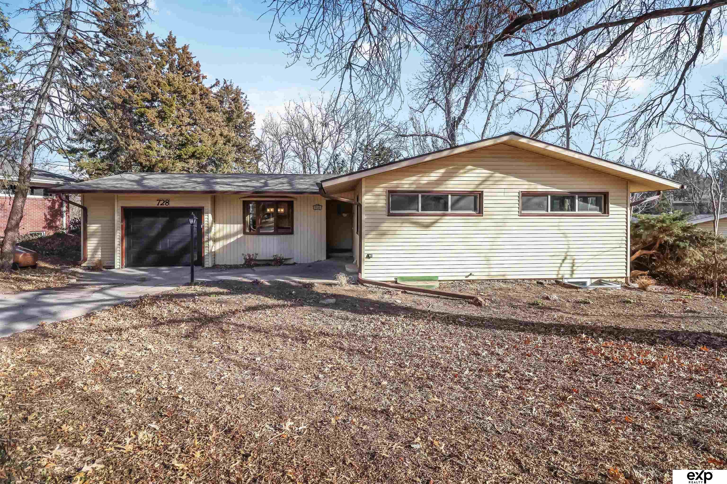 728 Eastridge Drive, Lincoln, NE, 68510