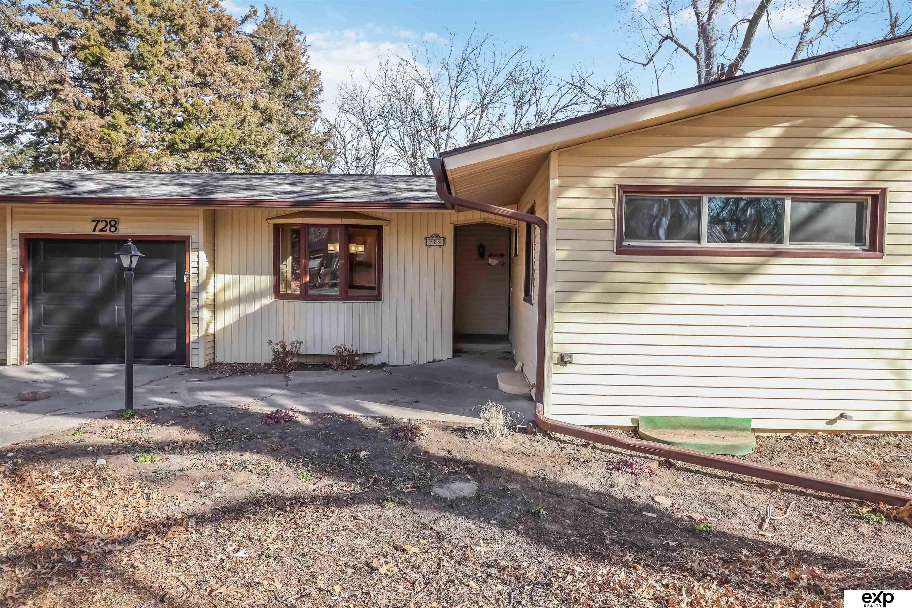 728 Eastridge Drive, Lincoln, NE, 68510