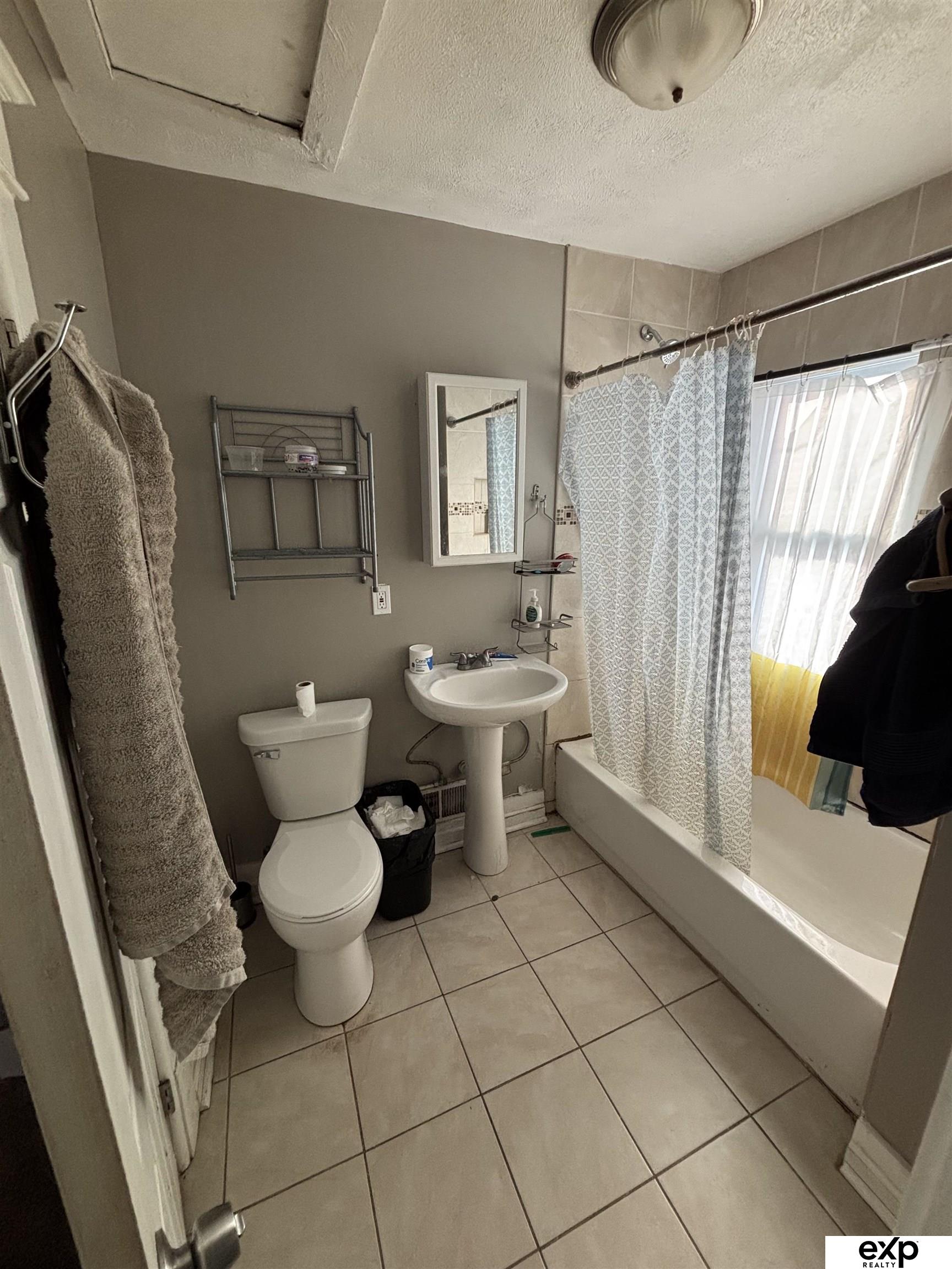 2216 Evans Street, Omaha, NE, 68110