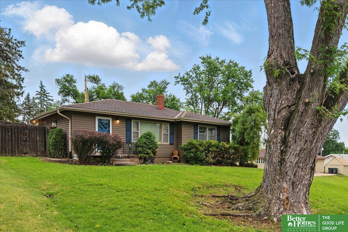 8110 Bowie Drive, Omaha, NE, 68114