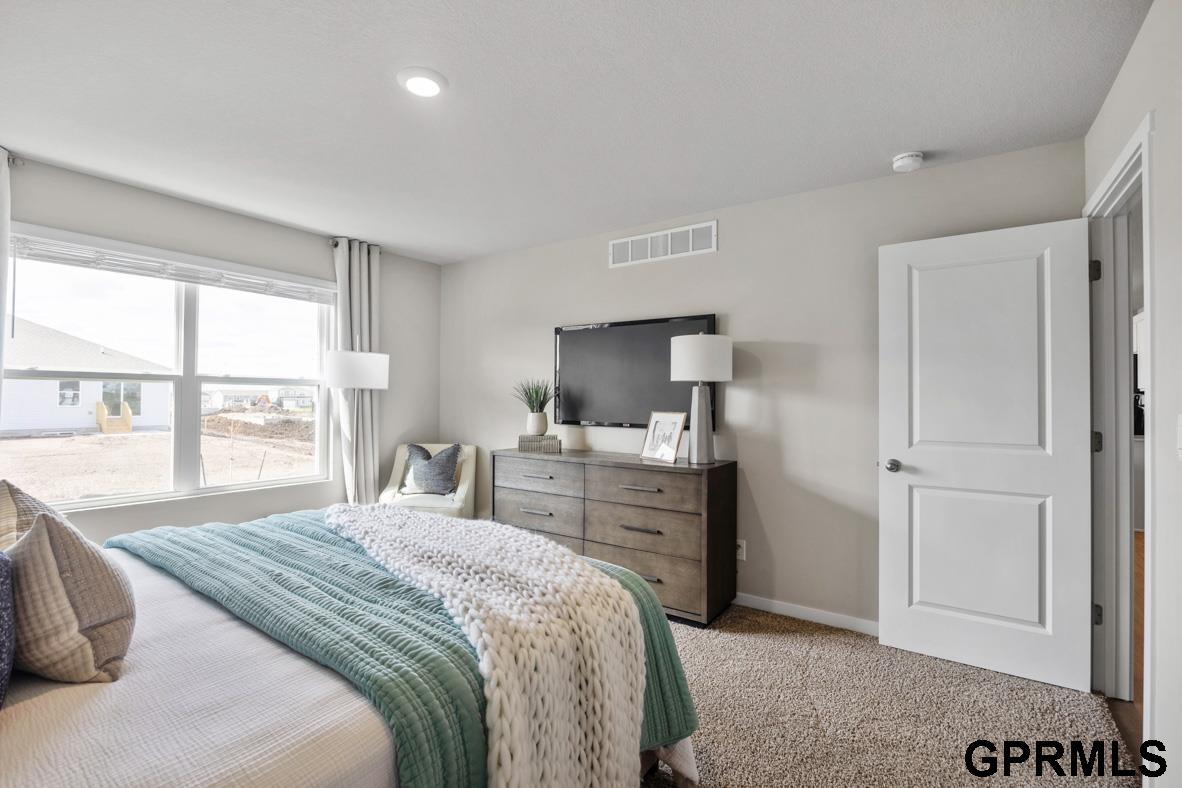 16330 Davidson Street, Bennington, NE, 68007