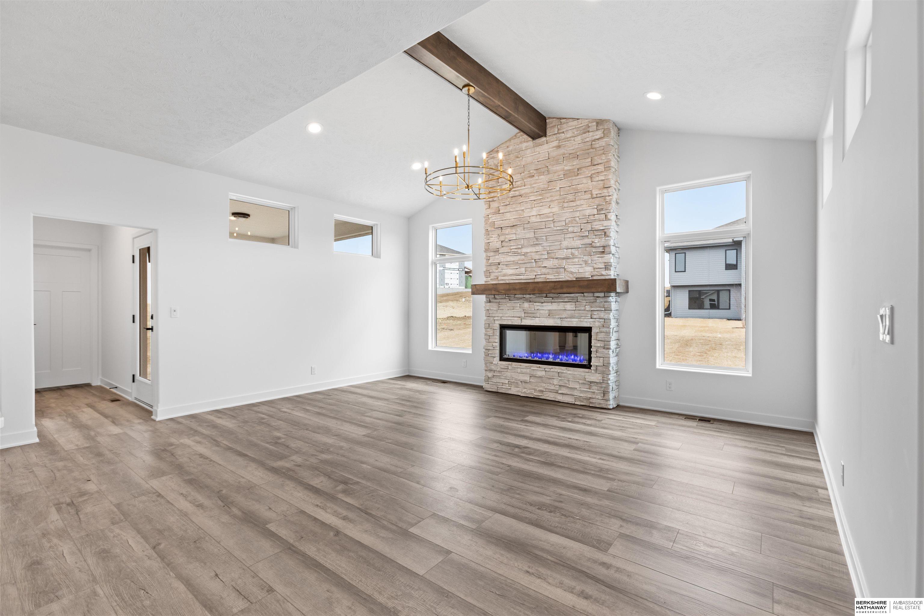 10305 Prospect Street, Papillion, NE, 68046