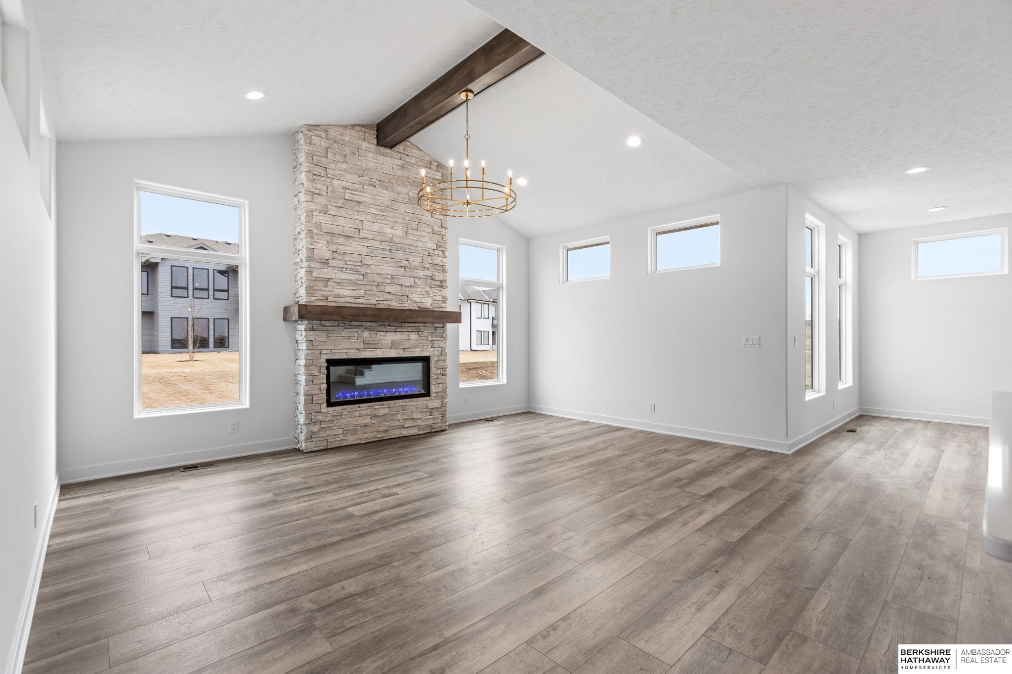 10305 Prospect Street, Papillion, NE, 68046