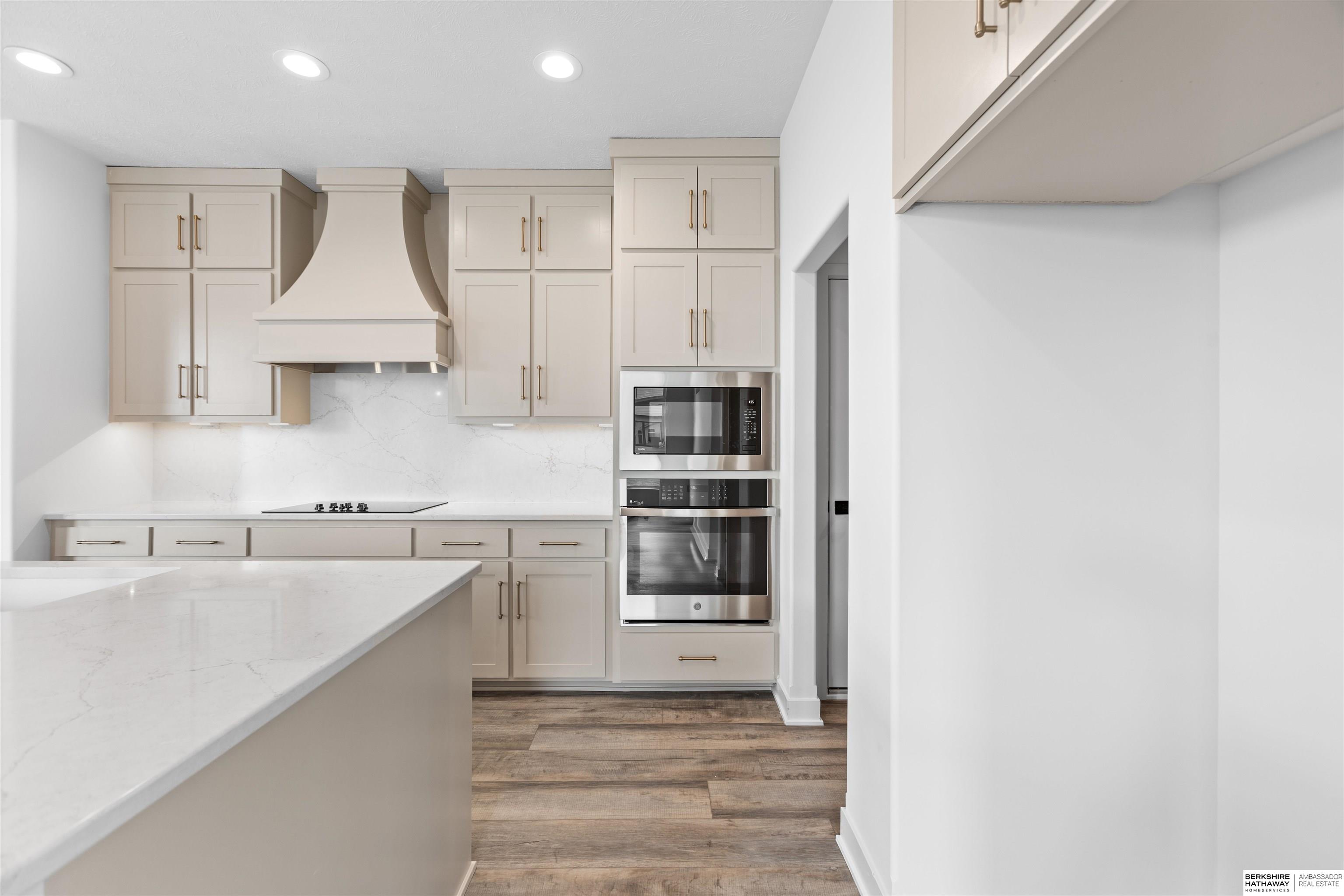 10305 Prospect Street, Papillion, NE, 68046