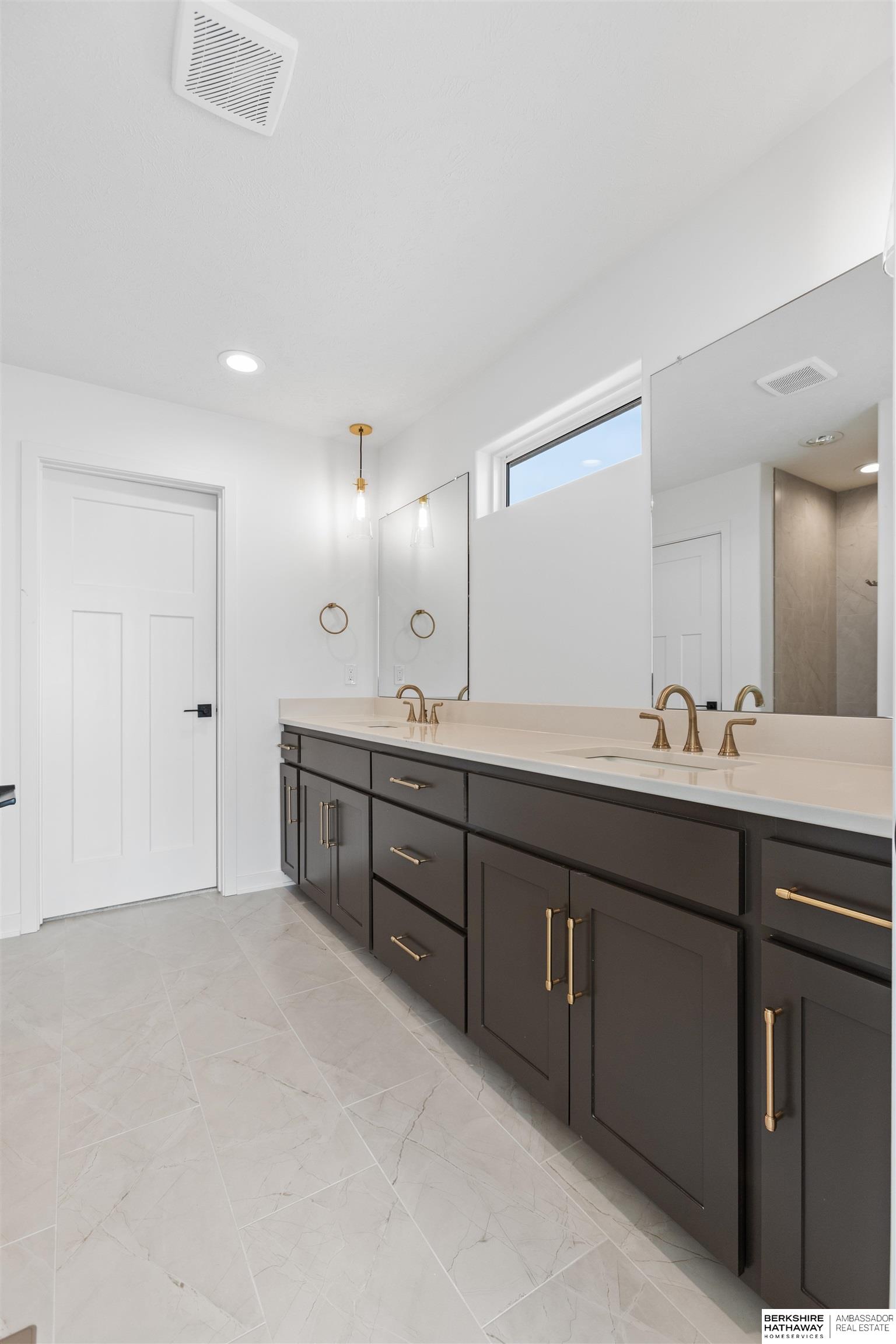 10305 Prospect Street, Papillion, NE, 68046