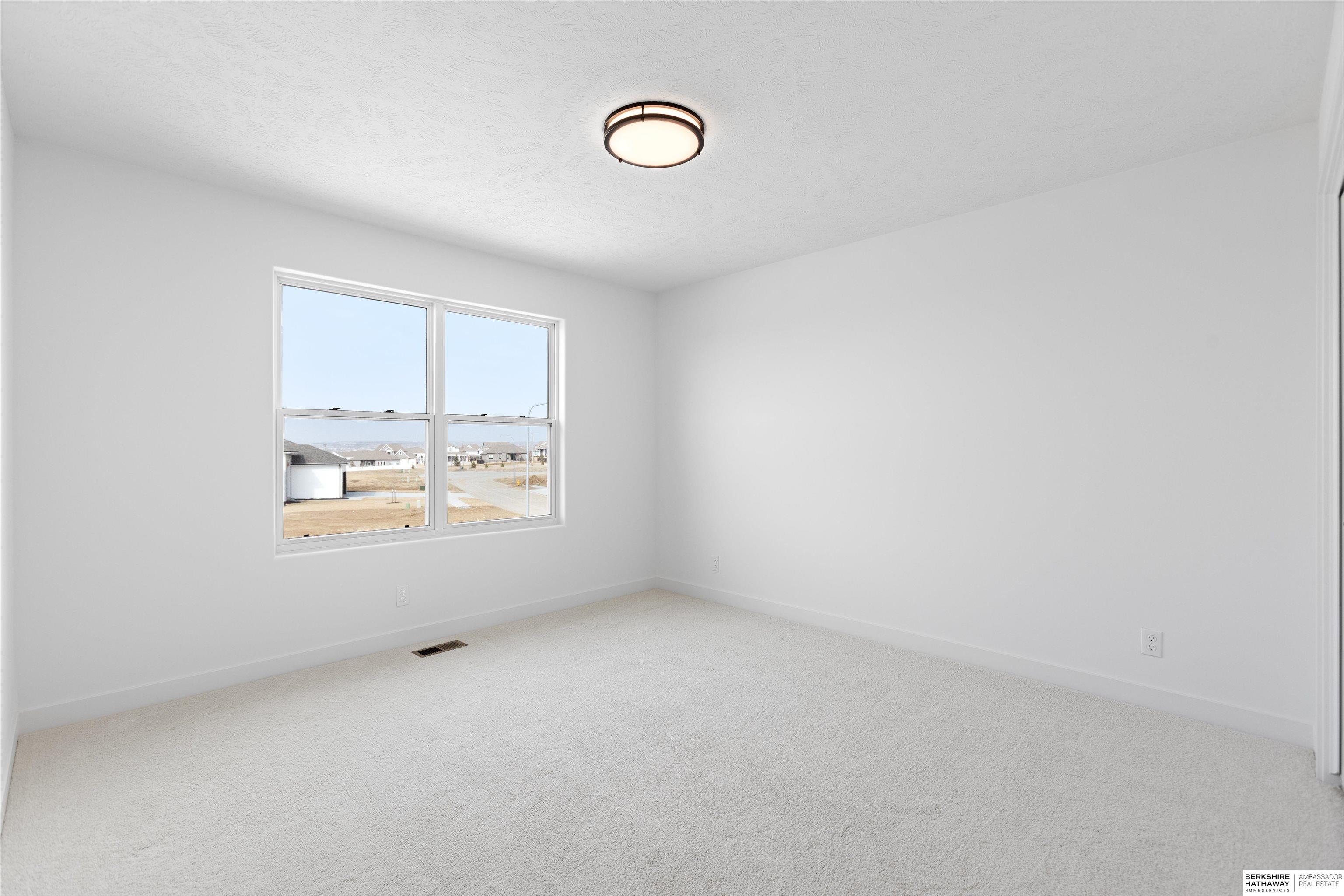 10305 Prospect Street, Papillion, NE, 68046