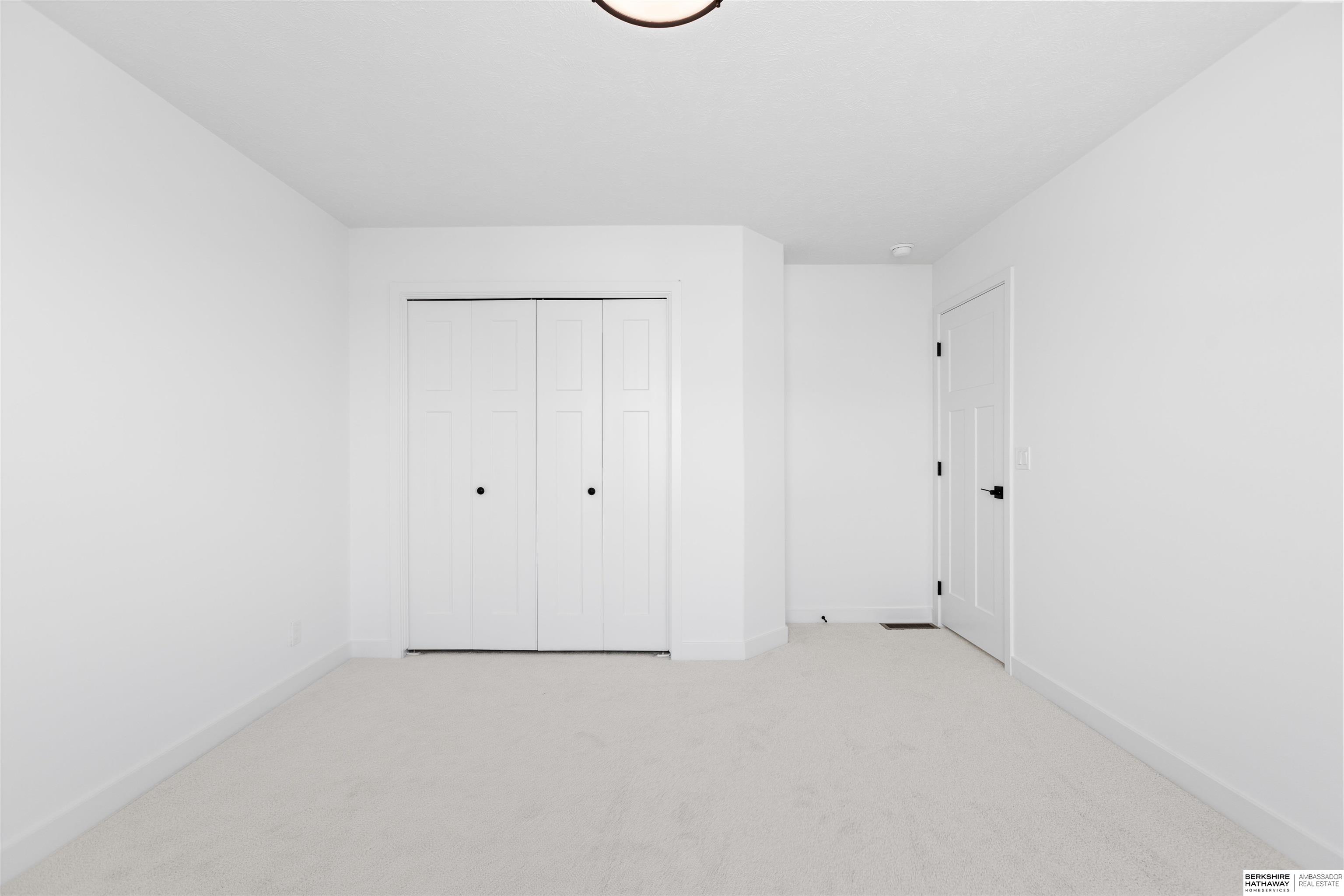 10305 Prospect Street, Papillion, NE, 68046