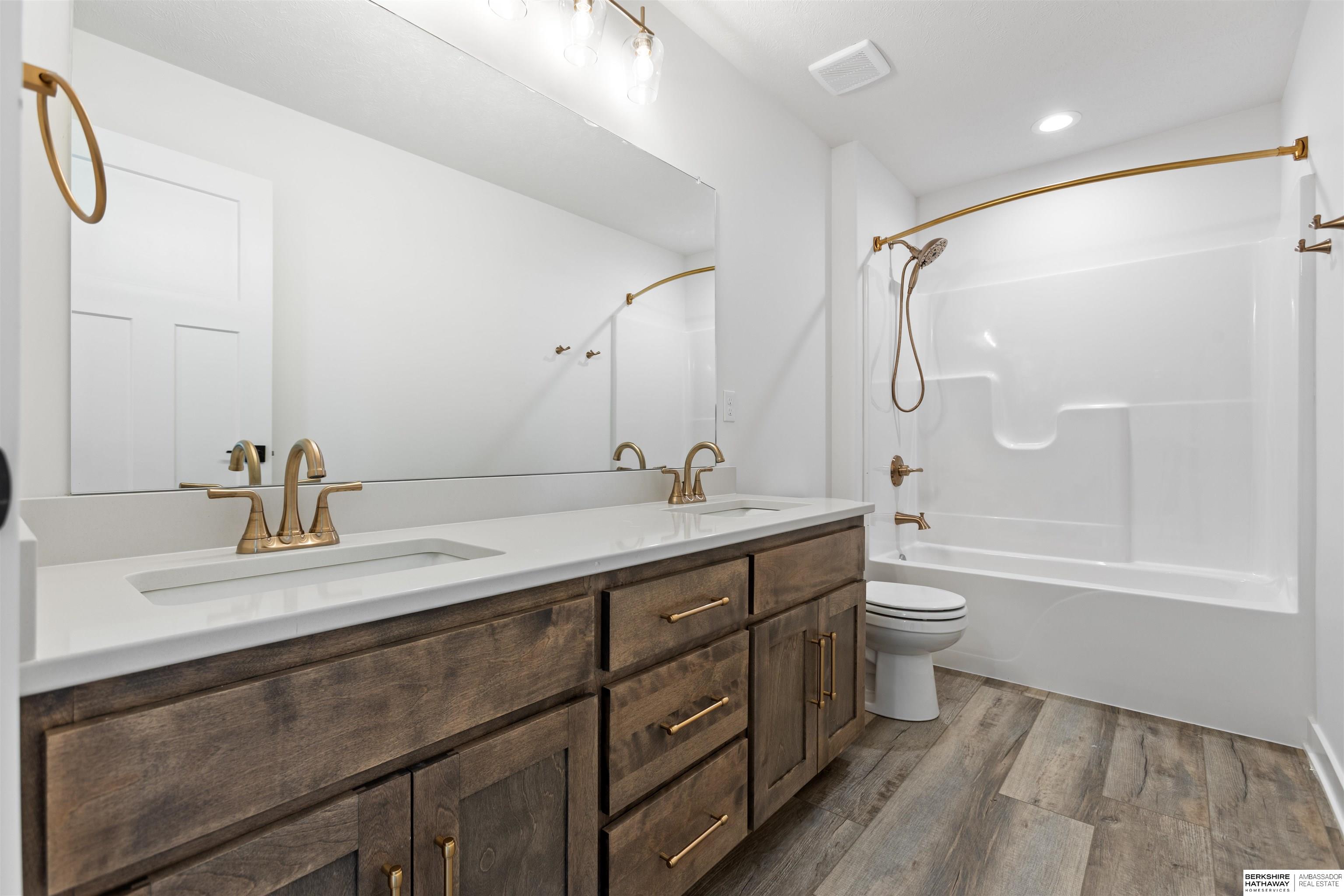 10305 Prospect Street, Papillion, NE, 68046