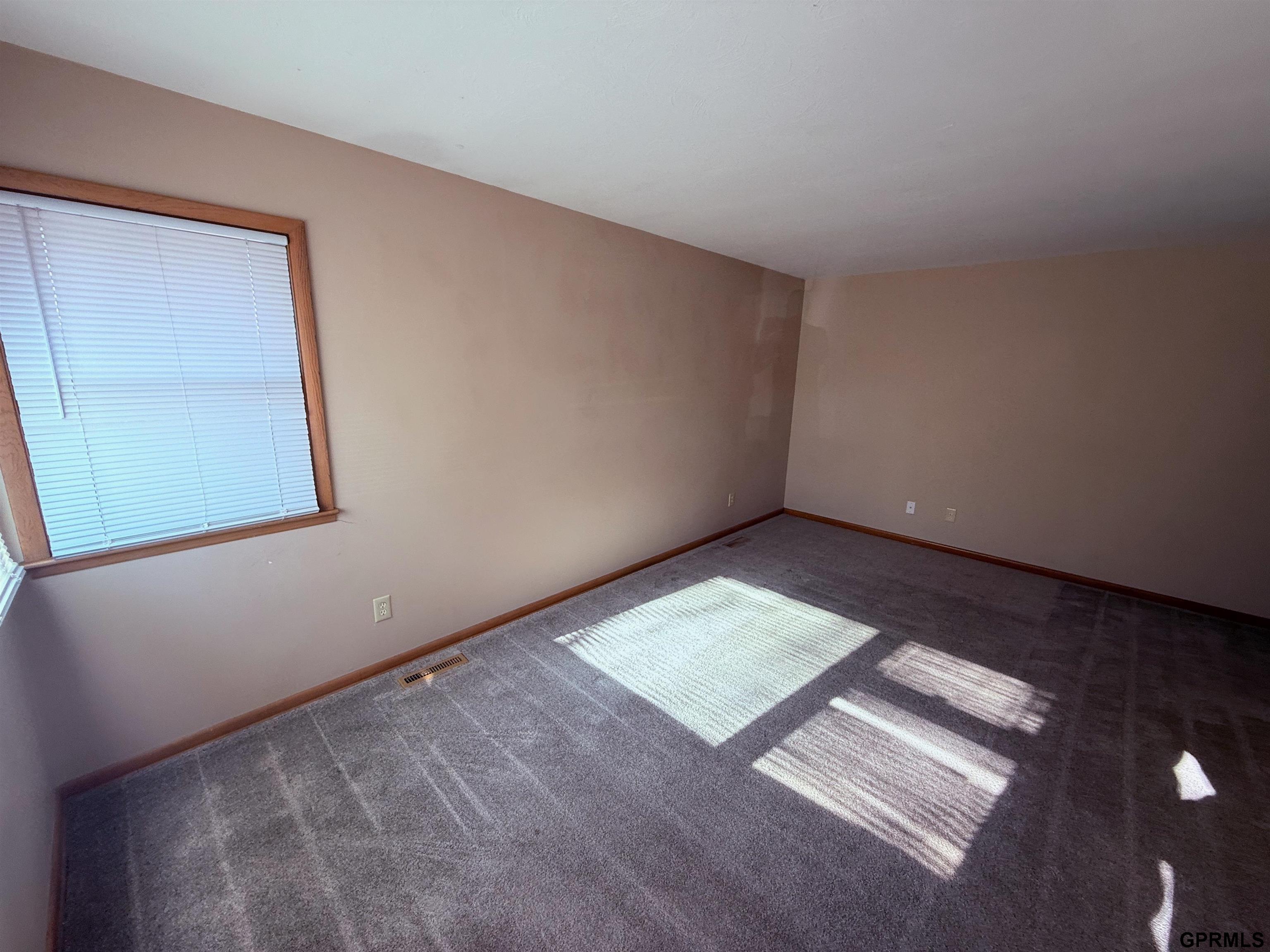 7130 Englewood Drive, Lincoln, NE, 68510