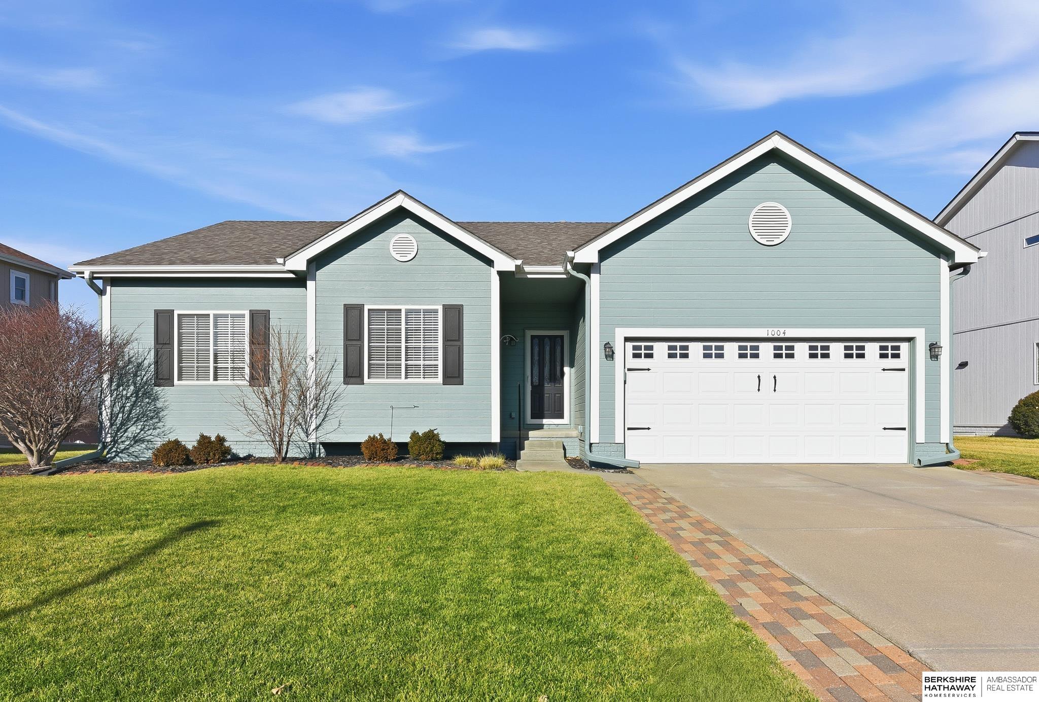 11460 White Pine Drive, Papillion, NE, 68046