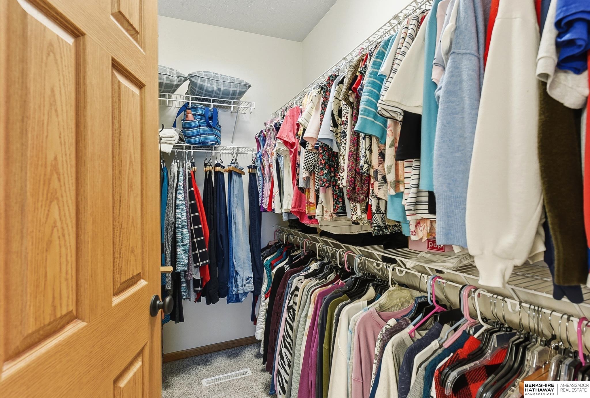 1004 Valleyview Drive, Papillion, NE, 68046