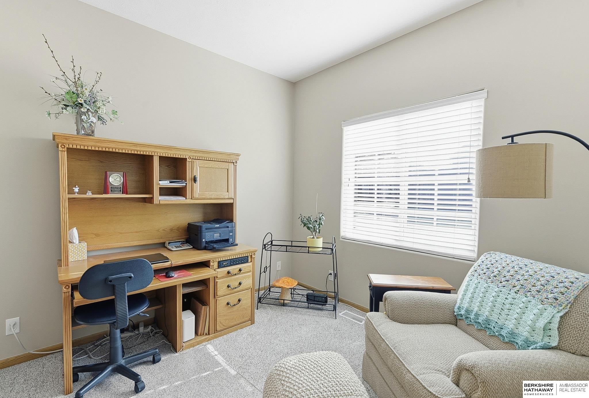 1004 Valleyview Drive, Papillion, NE, 68046