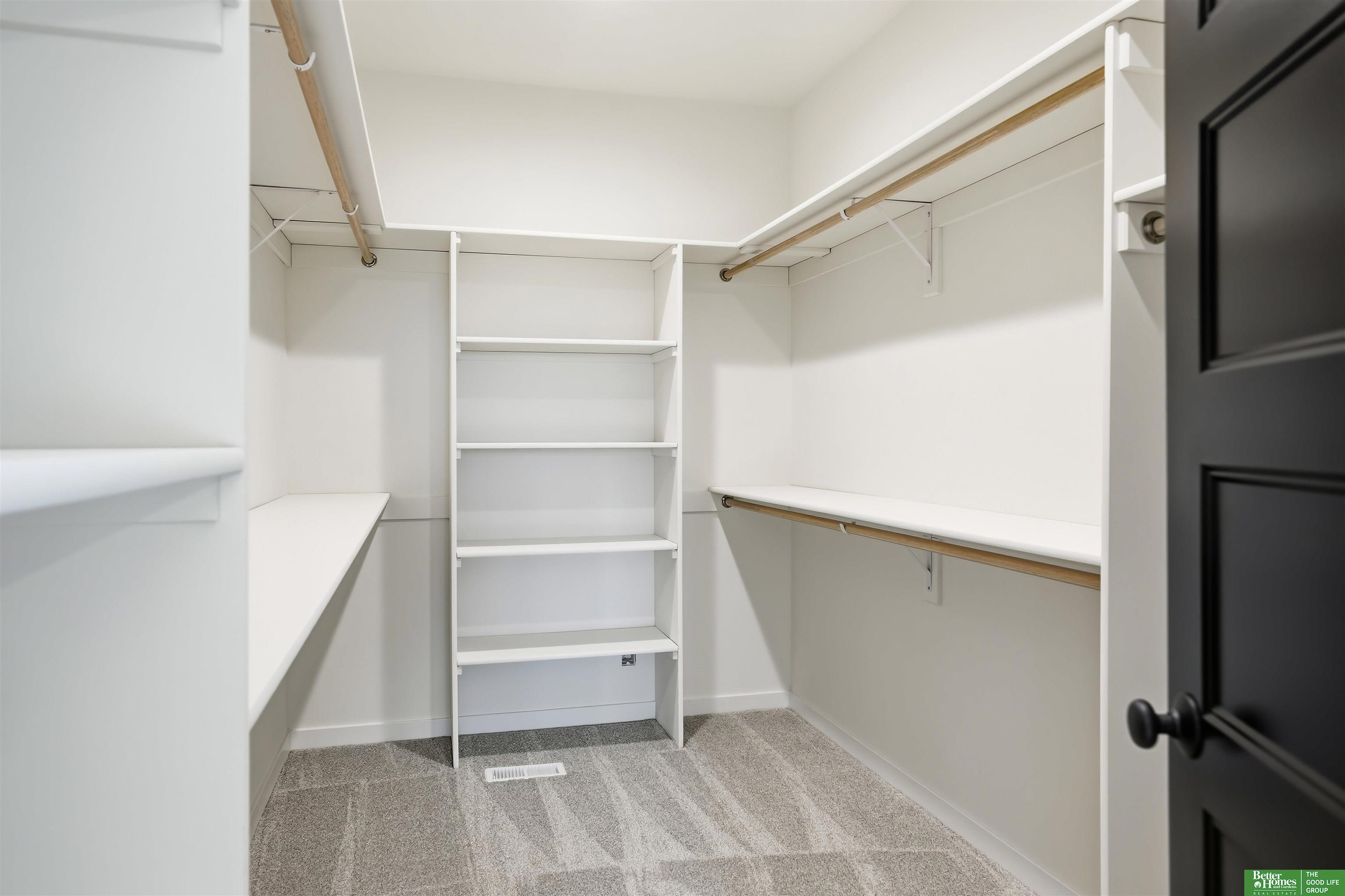 5426 N 213th Street, Elkhorn, NE, 68022