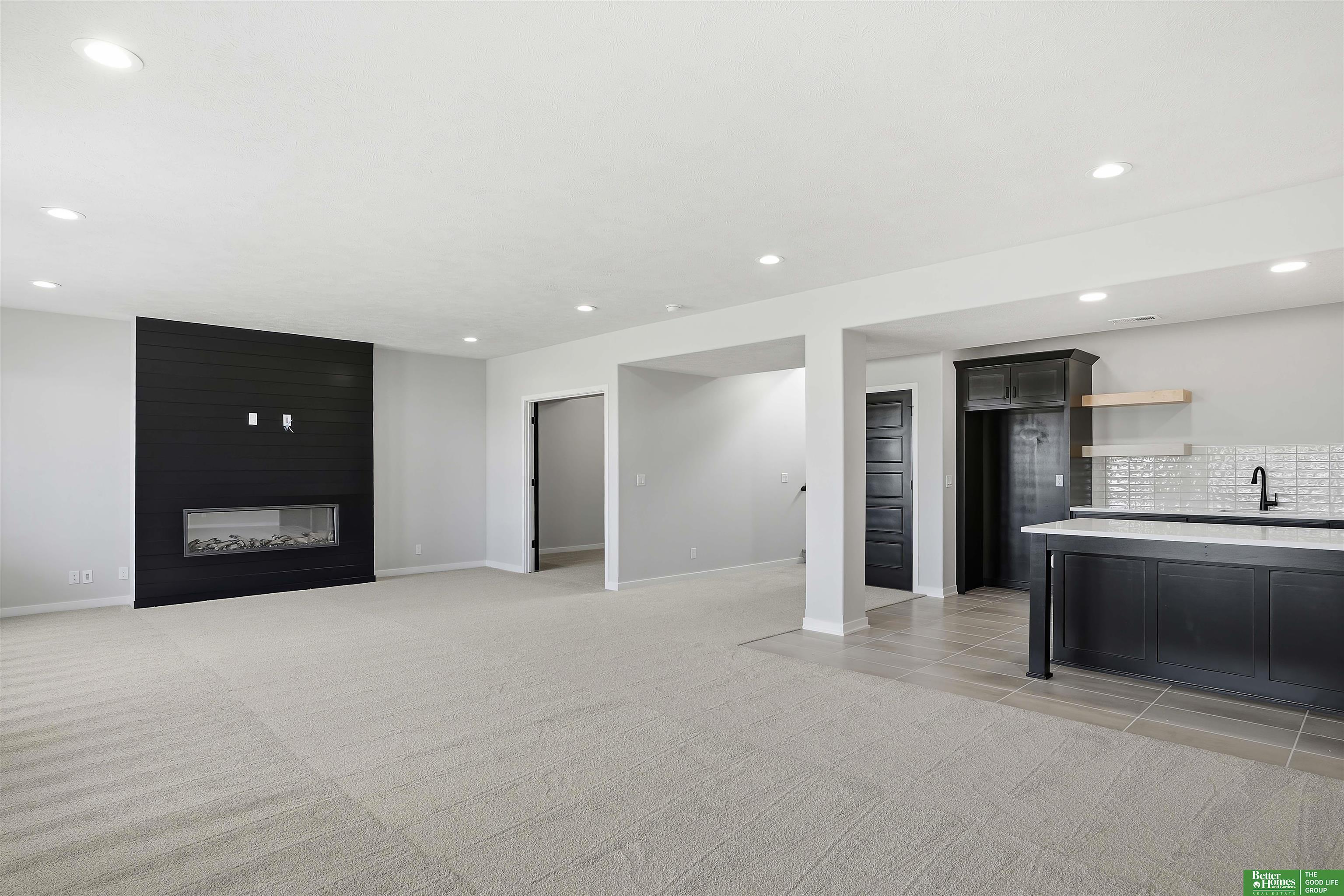 5426 N 213th Street, Elkhorn, NE, 68022