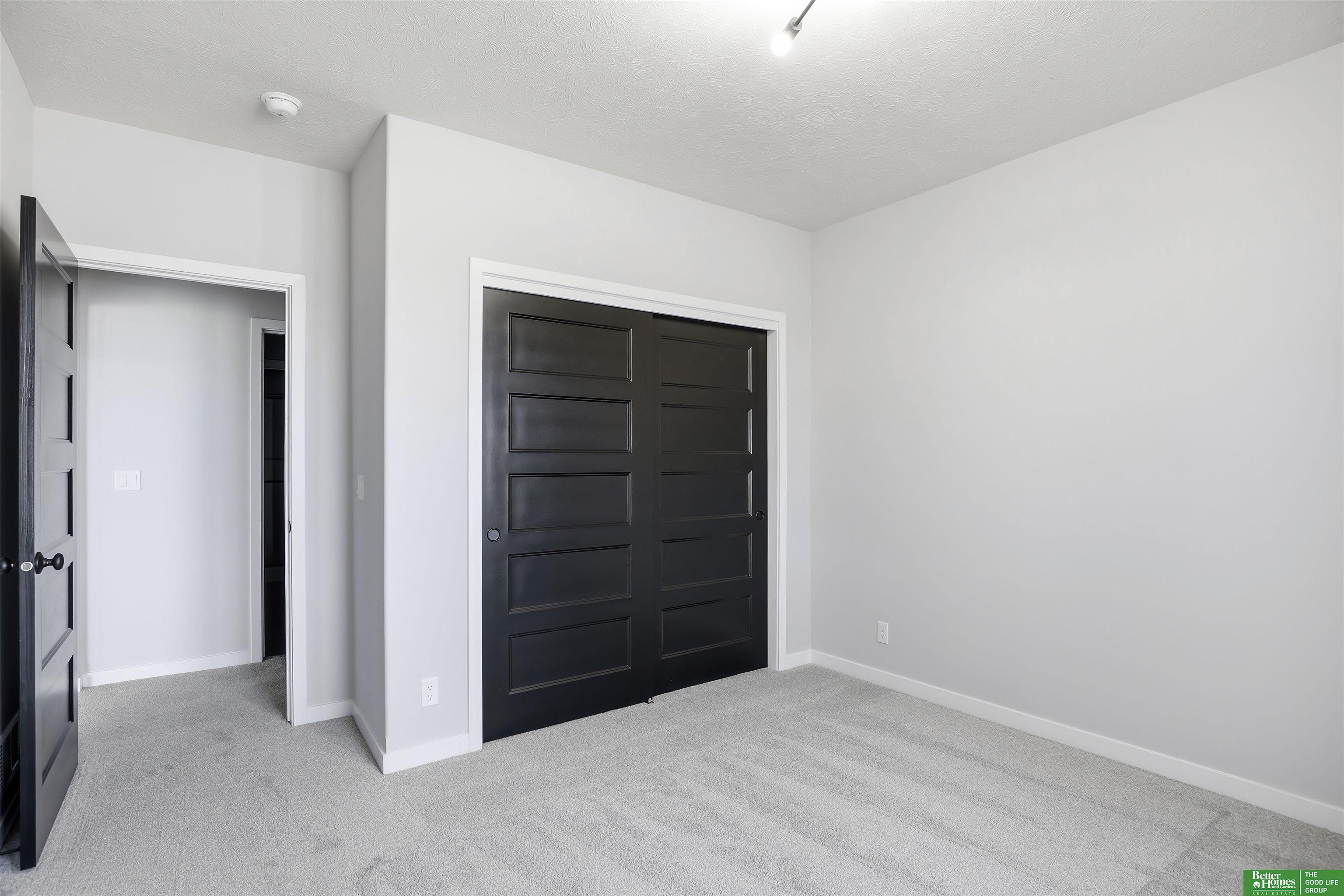 5426 N 213th Street, Elkhorn, NE, 68022