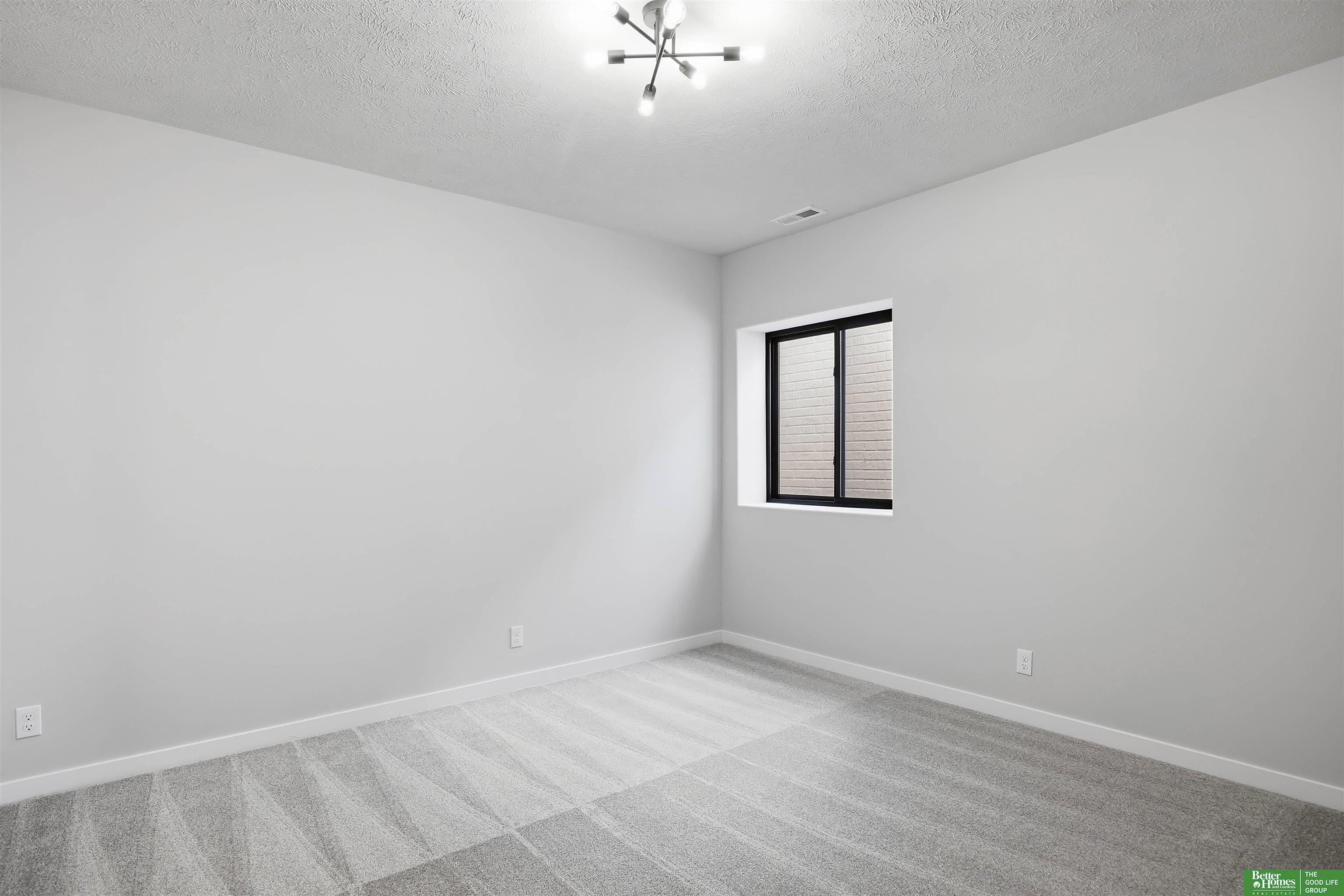 5426 N 213th Street, Elkhorn, NE, 68022