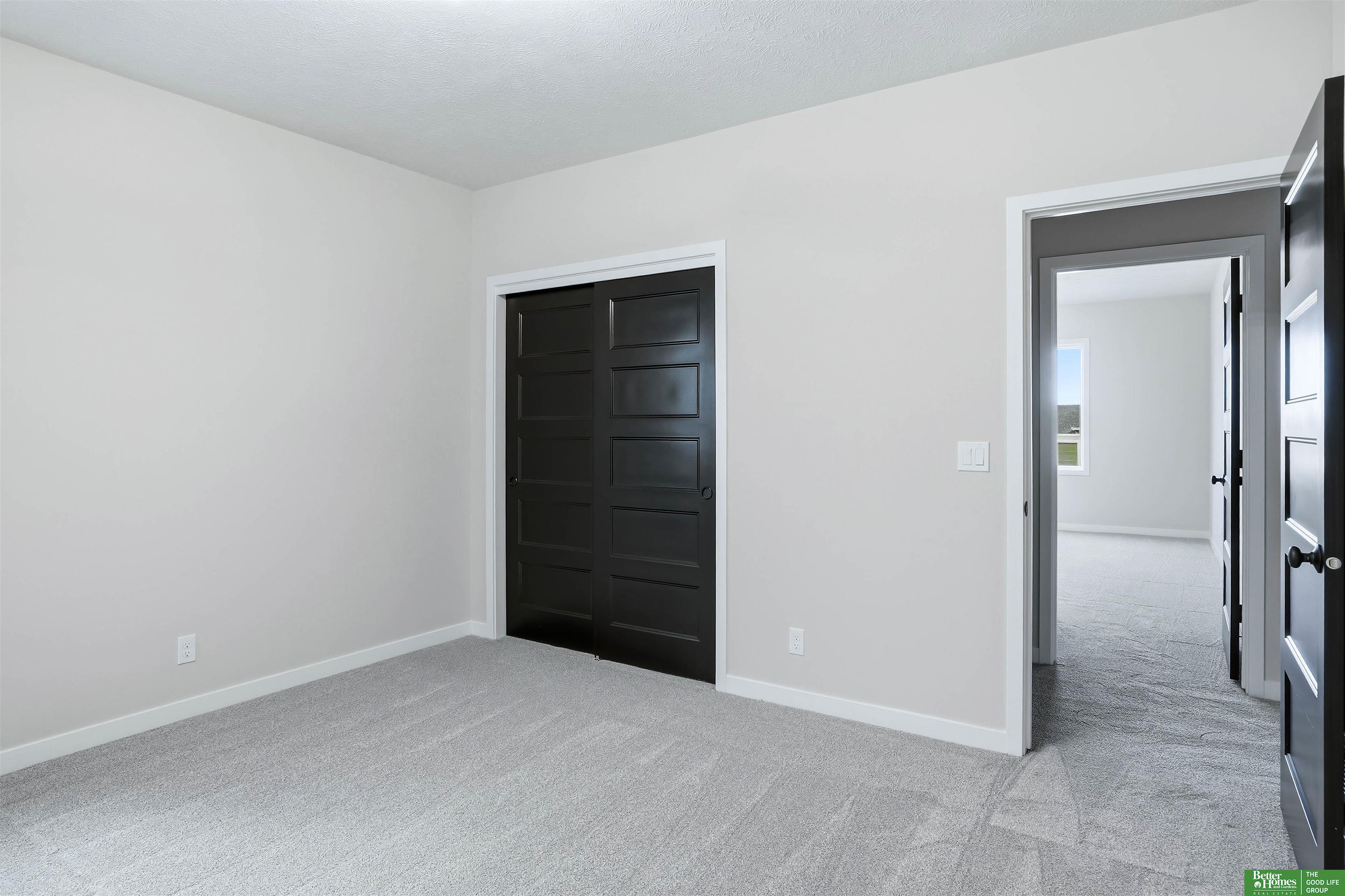 5426 N 213th Street, Elkhorn, NE, 68022