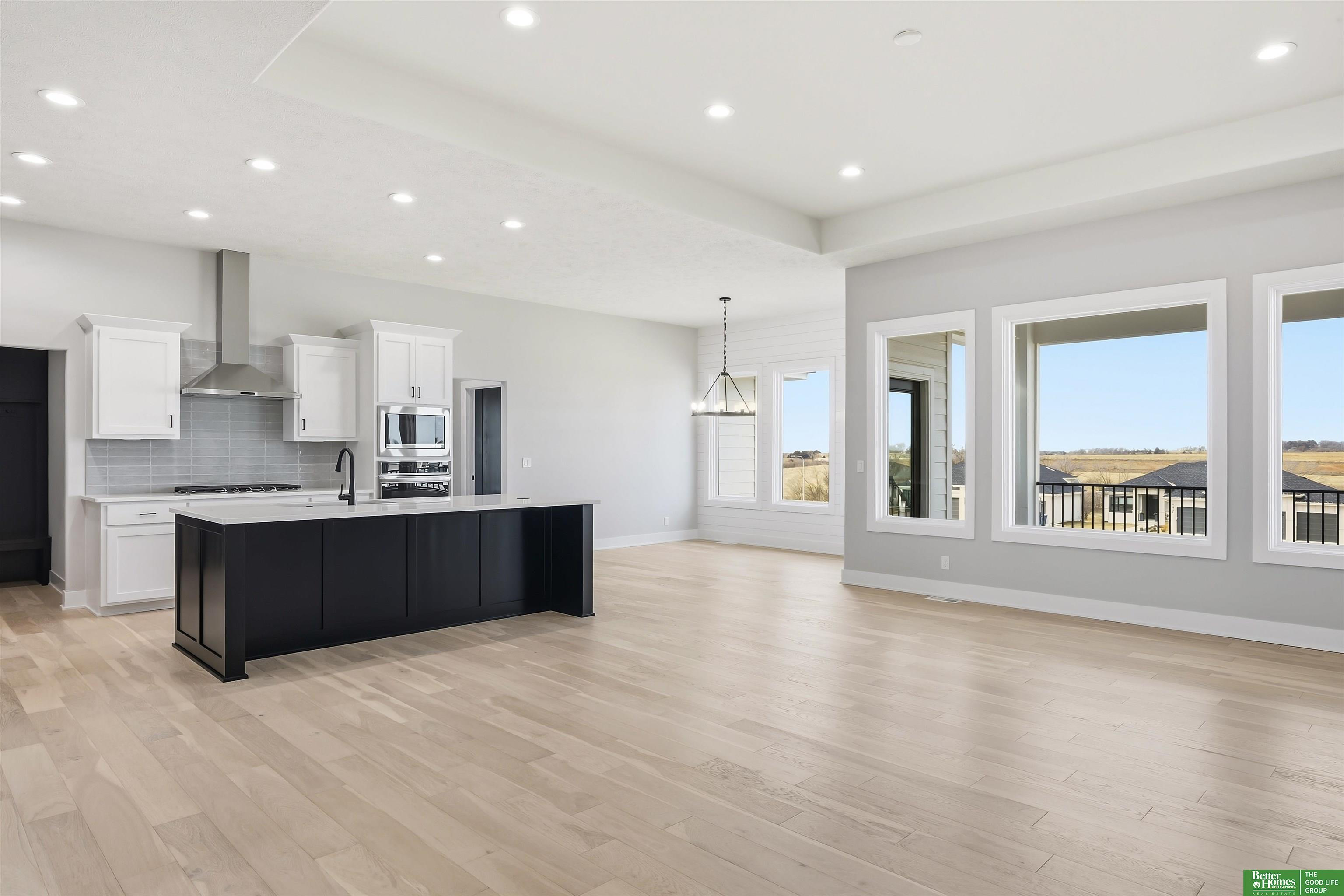 5426 N 213th Street, Elkhorn, NE, 68022