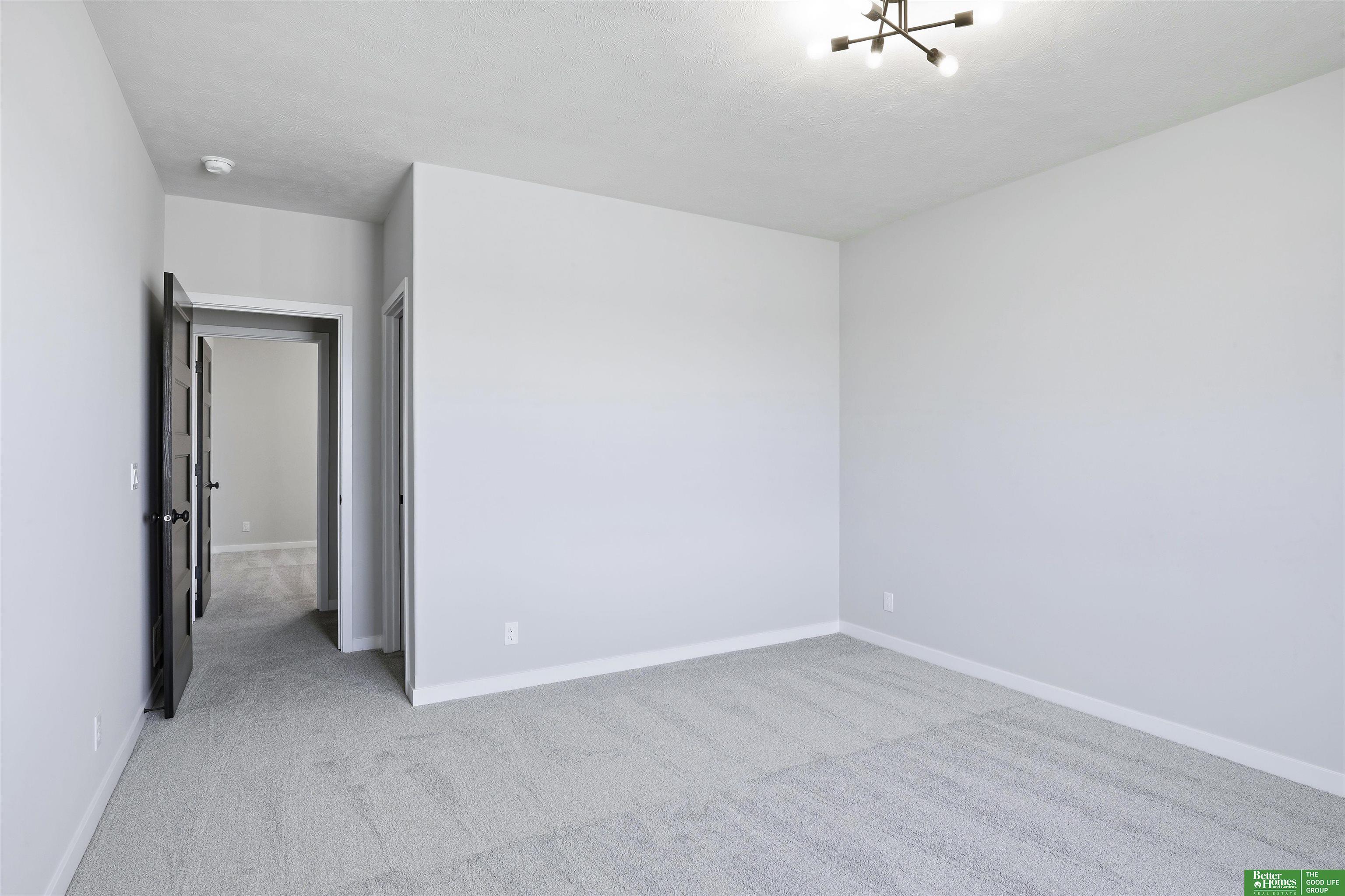 5426 N 213th Street, Elkhorn, NE, 68022