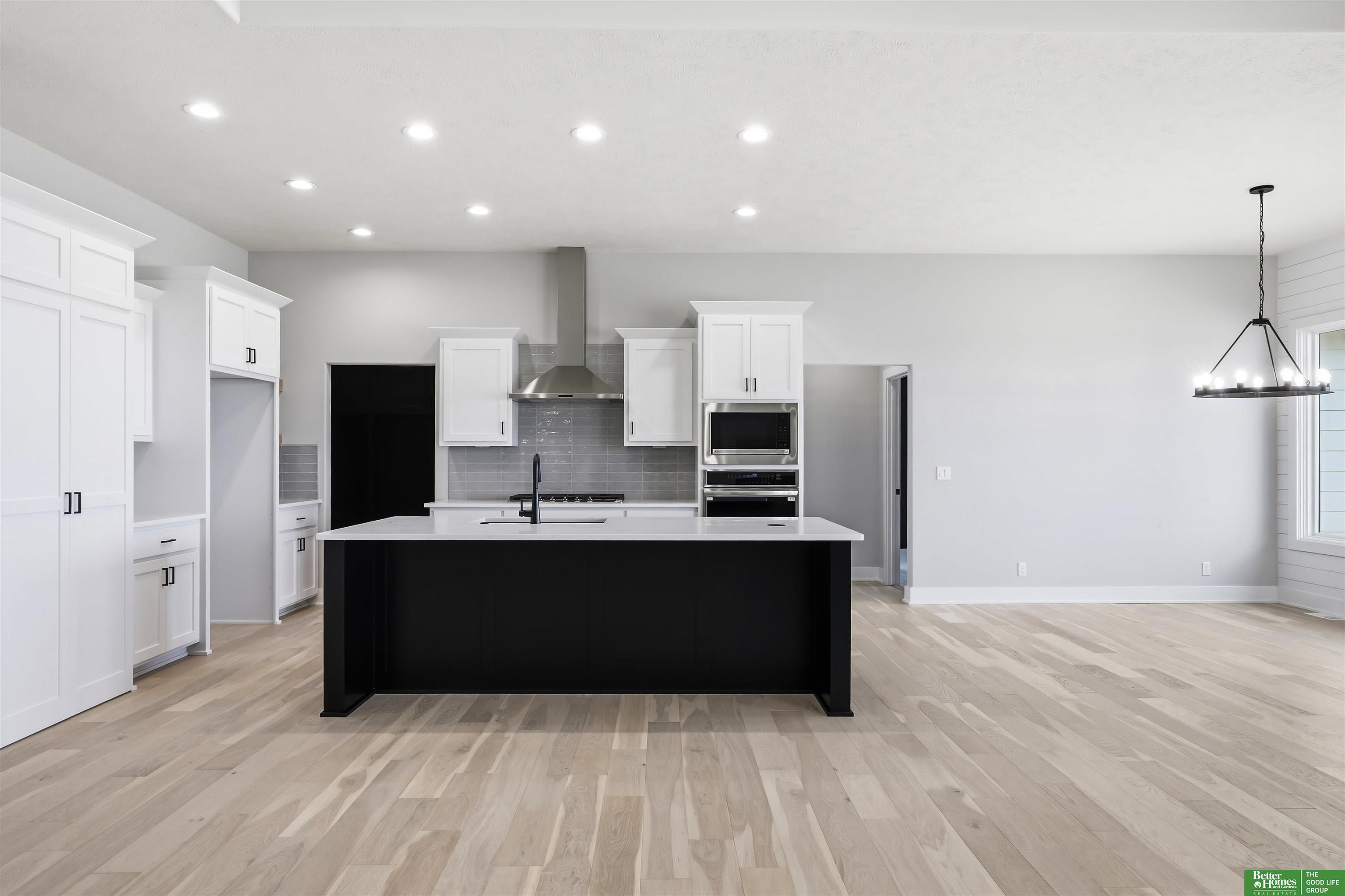 5426 N 213th Street, Elkhorn, NE, 68022