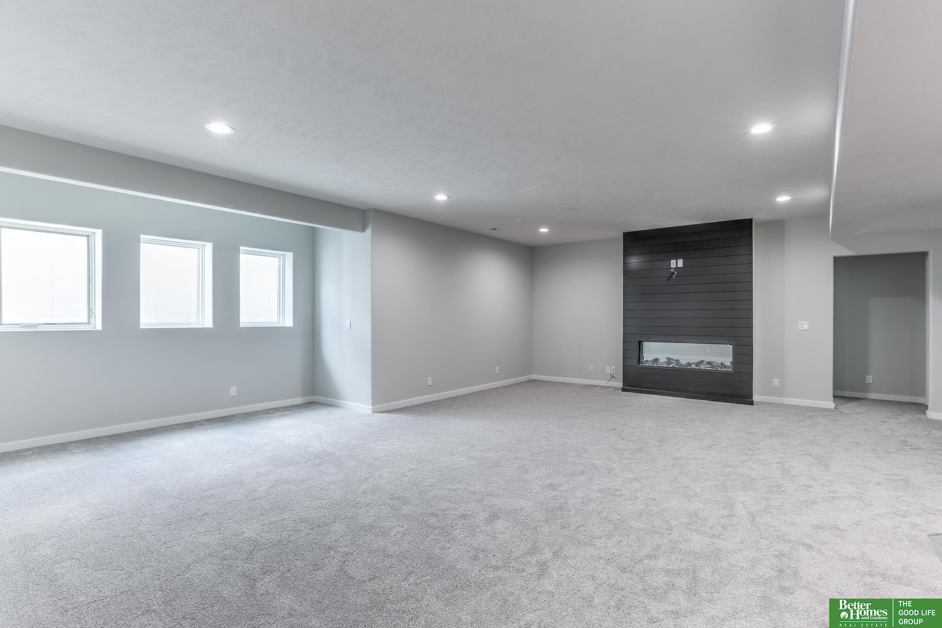 19505 Allied Street, Elkhorn, NE, 68022