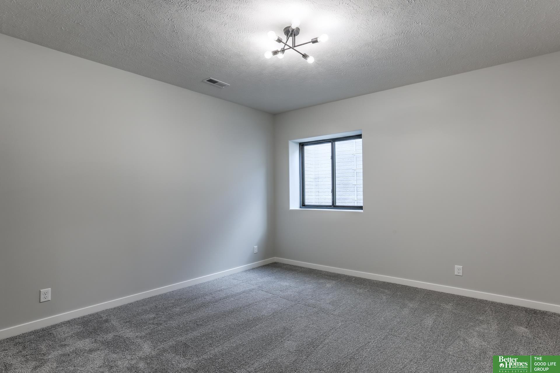 19505 Allied Street, Elkhorn, NE, 68022