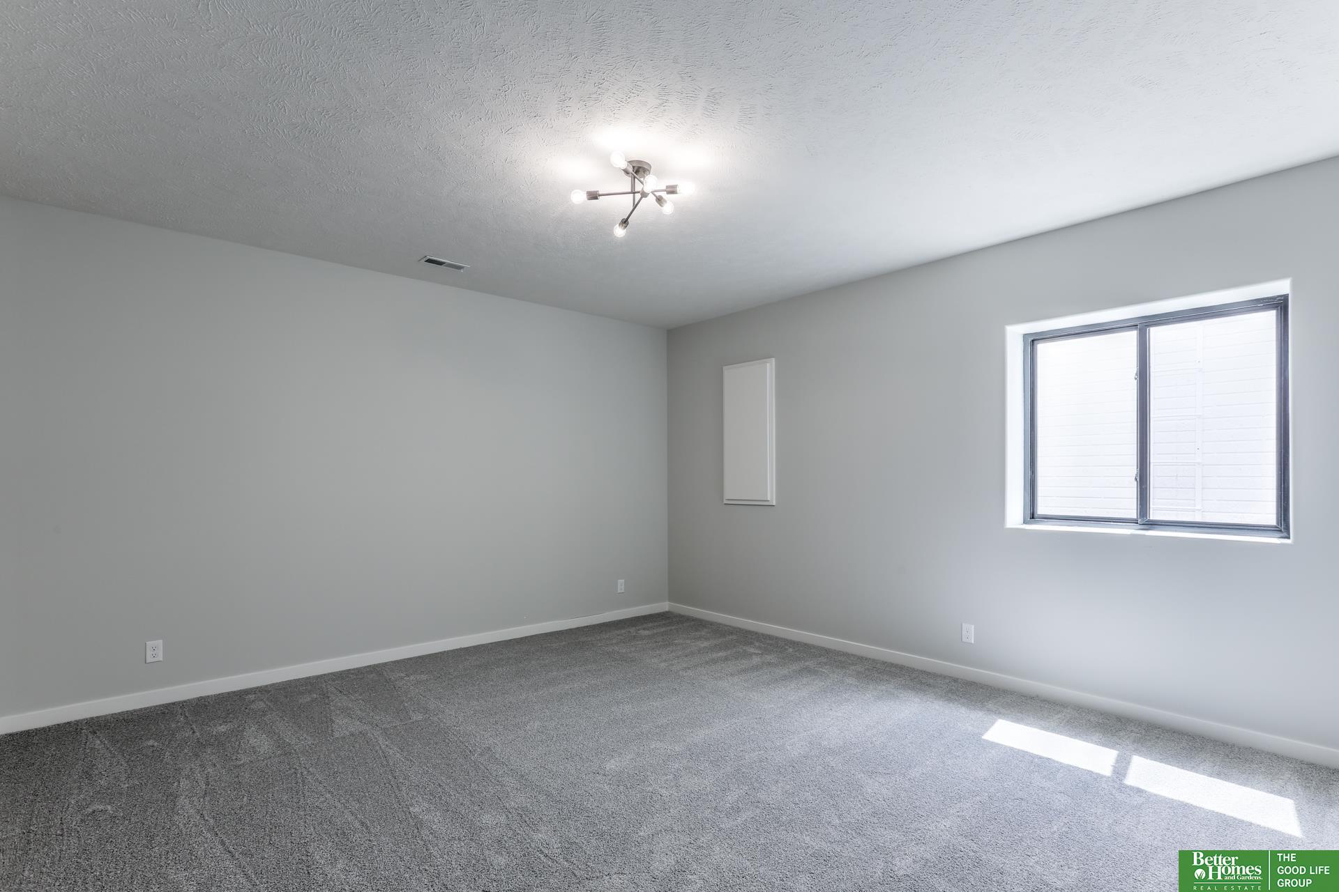 19505 Allied Street, Elkhorn, NE, 68022