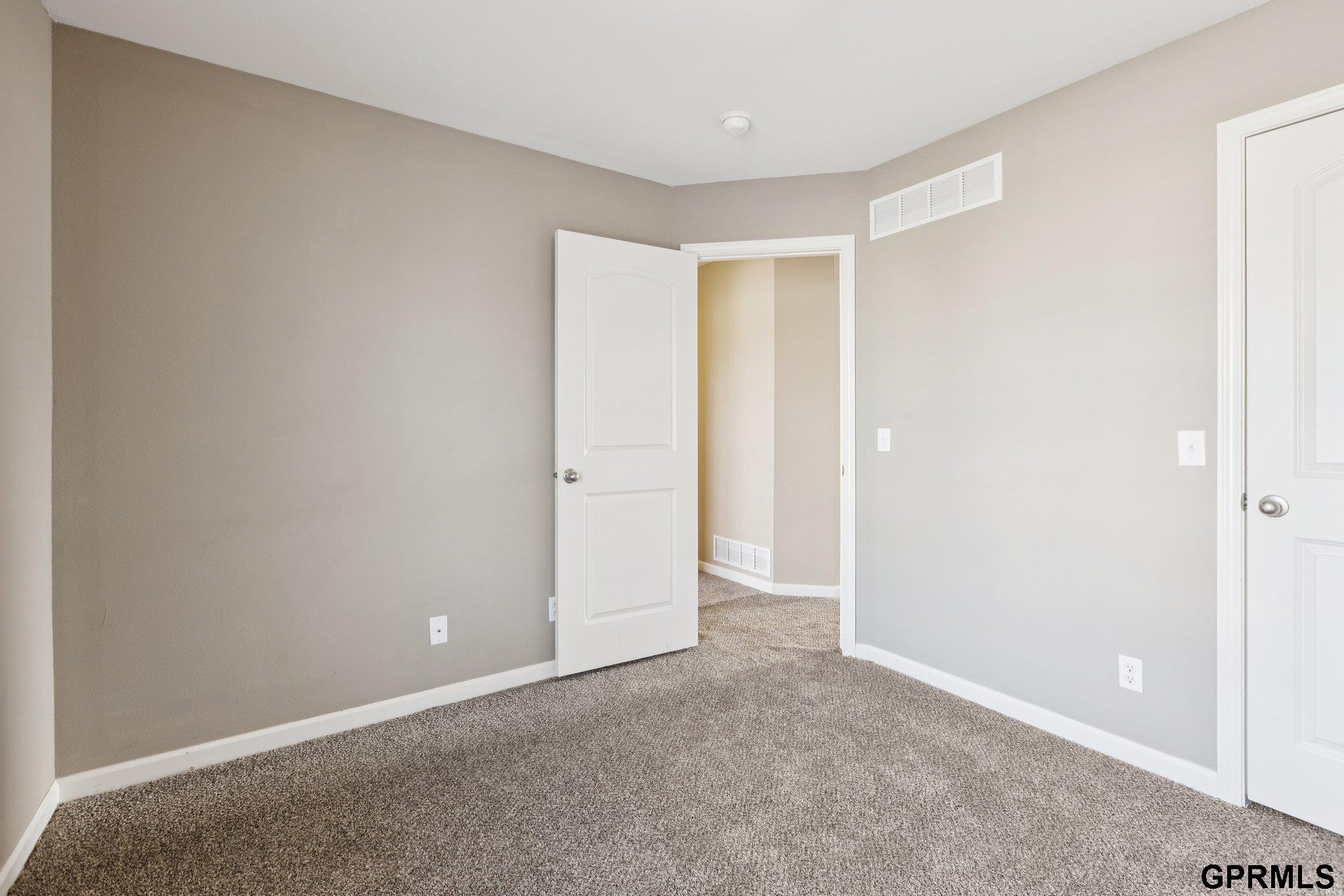 8721 Wyoming Street, Omaha, NE, 68122