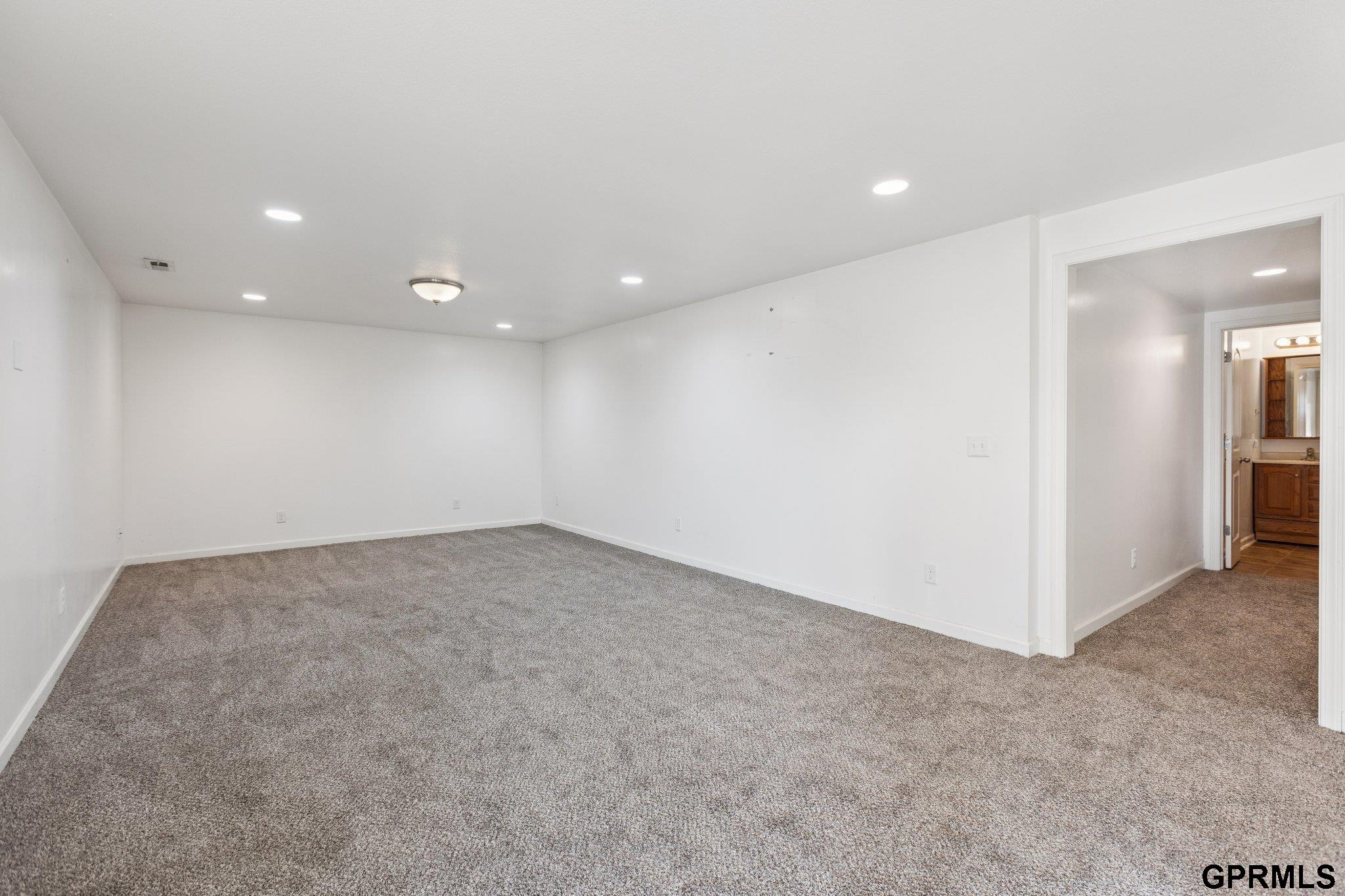 8721 Wyoming Street, Omaha, NE, 68122