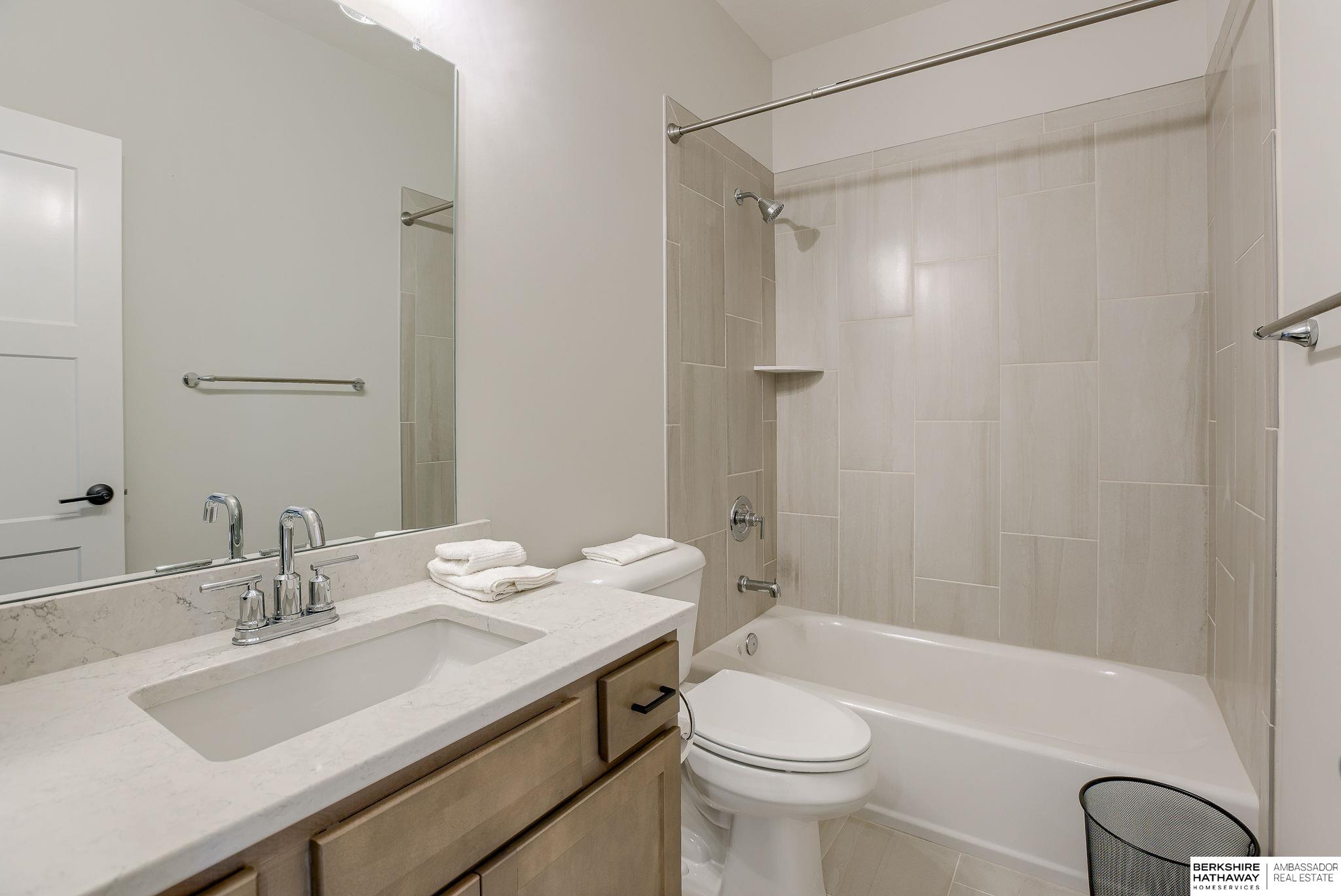 11002 159 Avenue, Bennington, NE, 68007