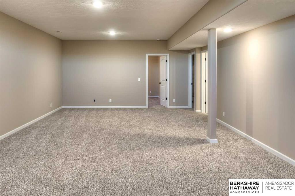 11002 159 Avenue, Bennington, NE, 68007