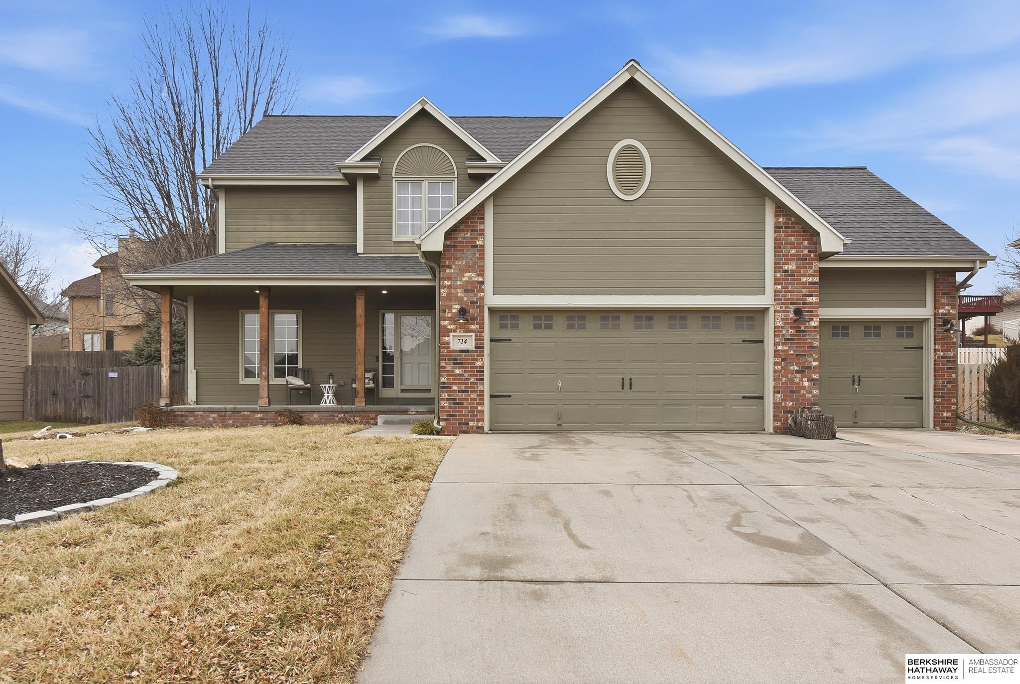 11460 White Pine Drive, Papillion, NE, 68046