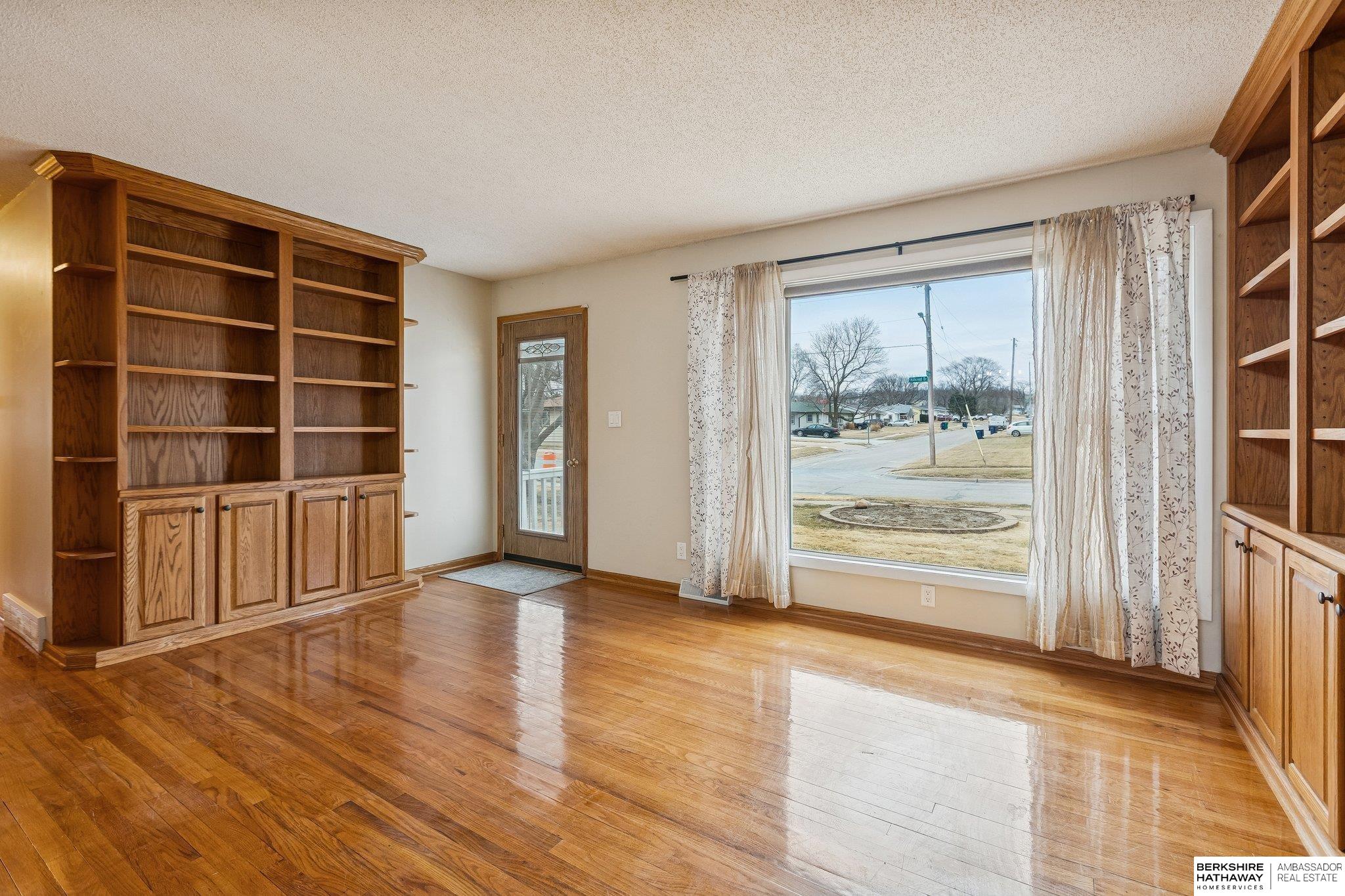 1216 Hillcrest Drive, Bellevue, NE, 68005