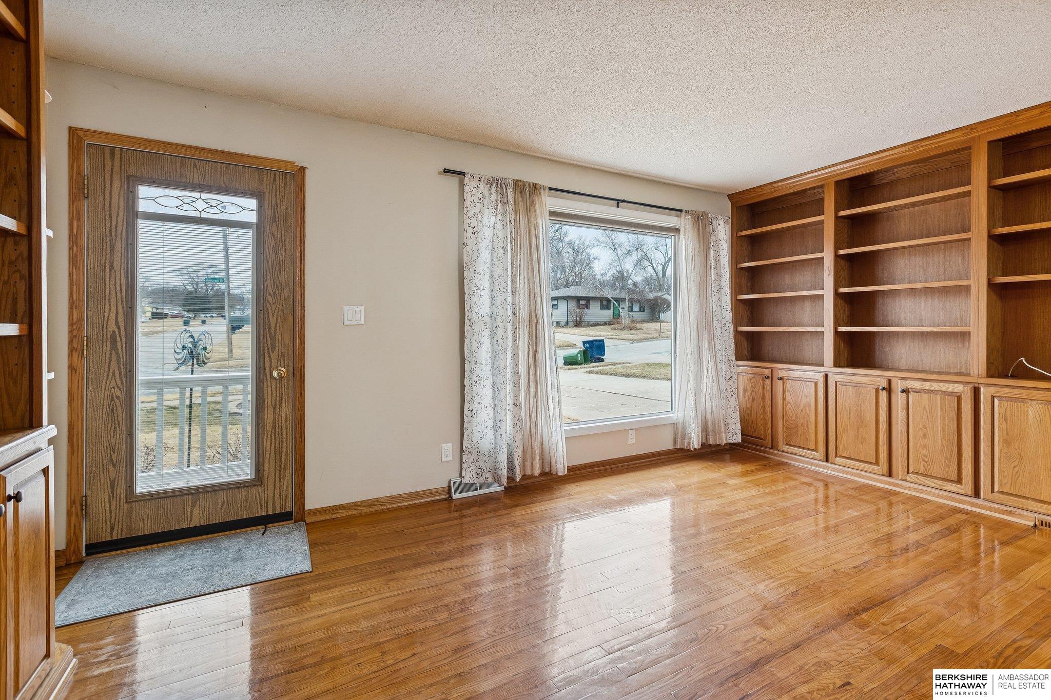 1216 Hillcrest Drive, Bellevue, NE, 68005