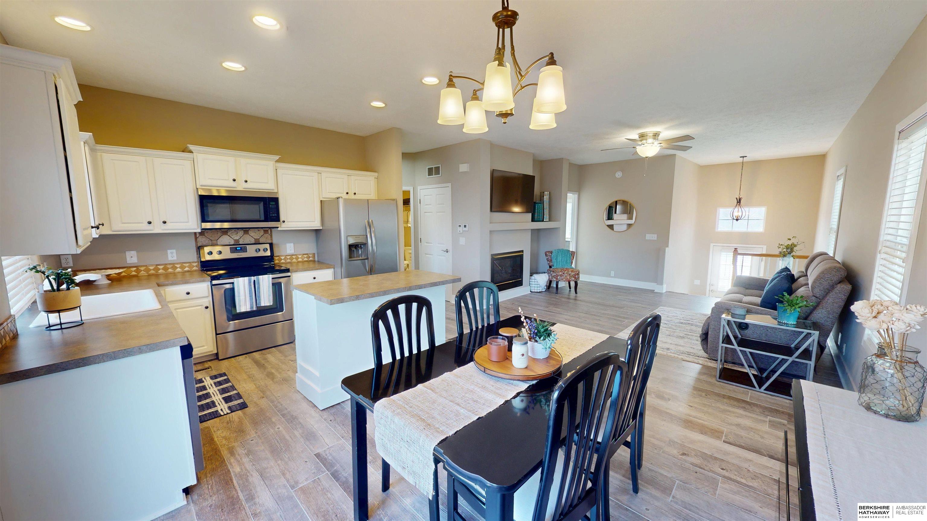 14456 Camden Circle, Omaha, NE, 68116